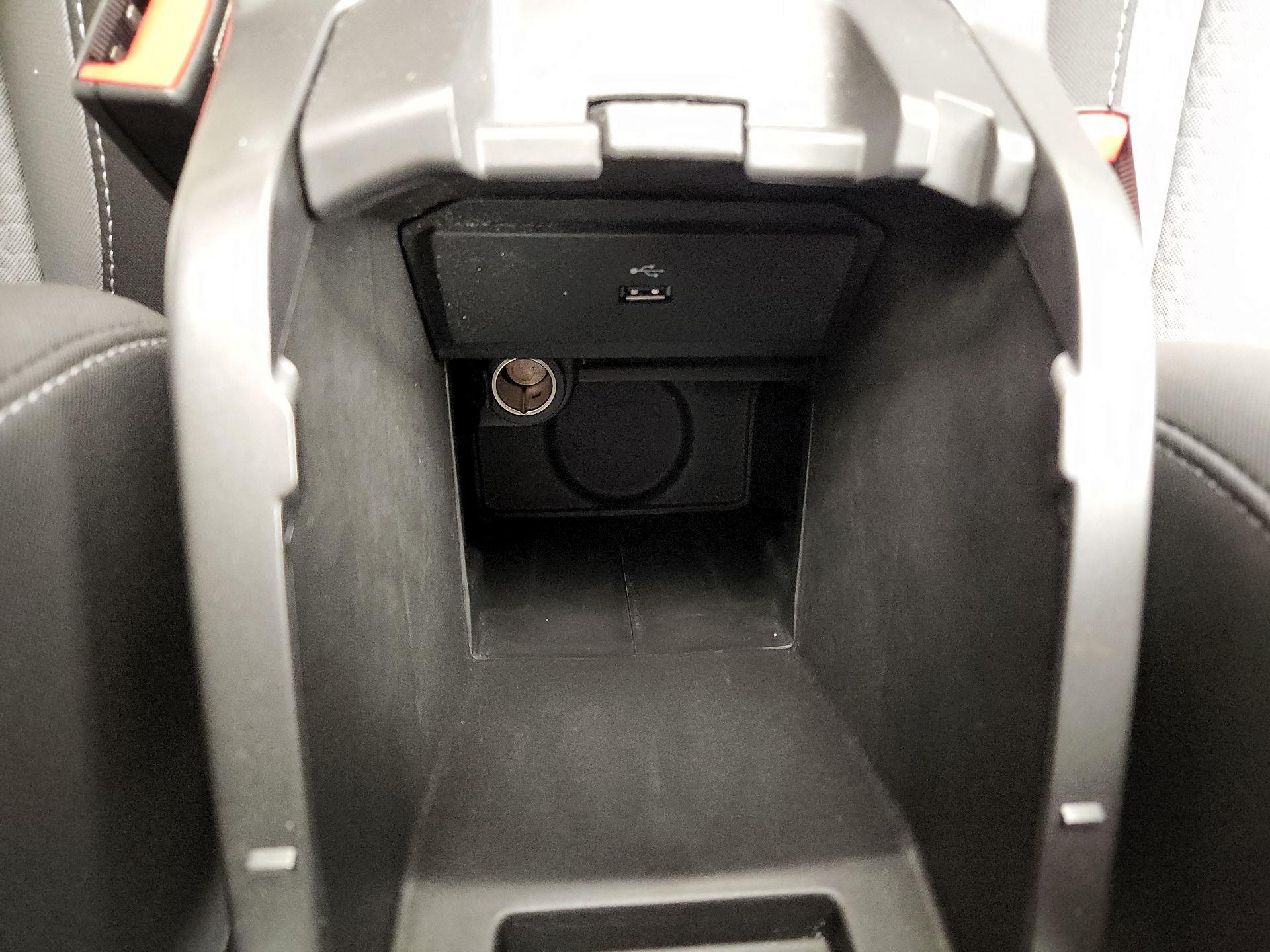 Thumbnail: 2017 Ford C-Max - 17