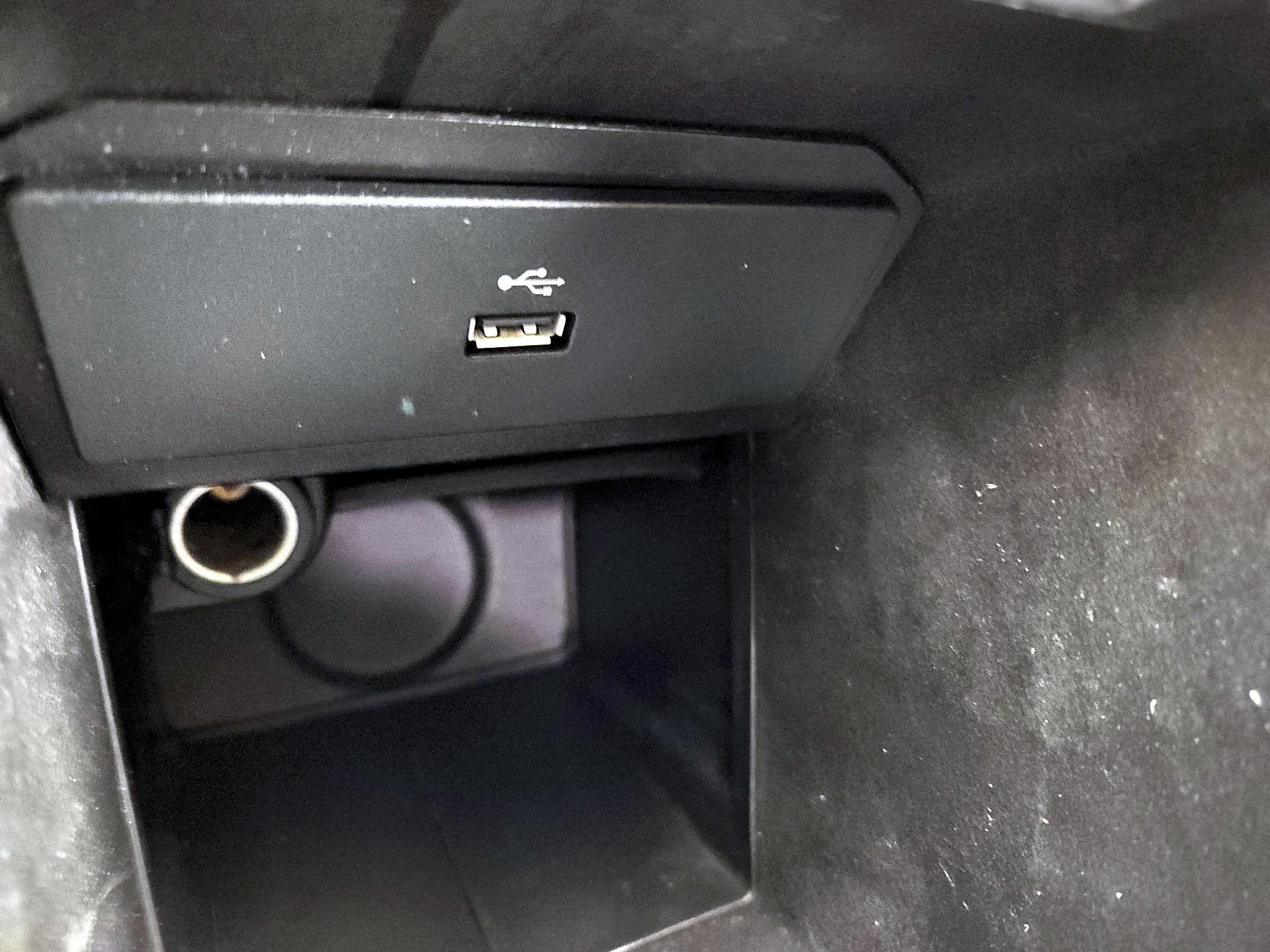 Thumbnail: 2017 Ford C-Max - 18