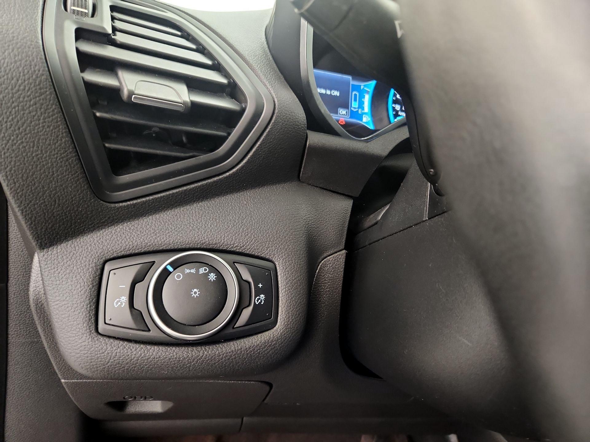 Thumbnail: 2016 Ford C-Max - 13