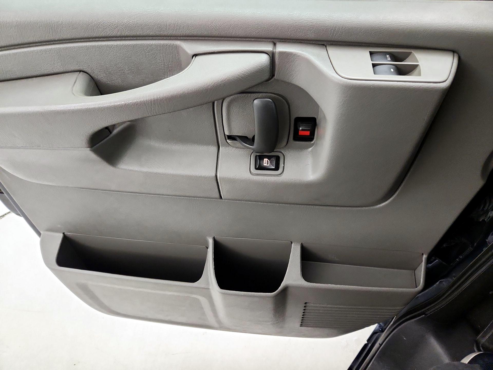 Thumbnail: 2014 Chevrolet Express - 12