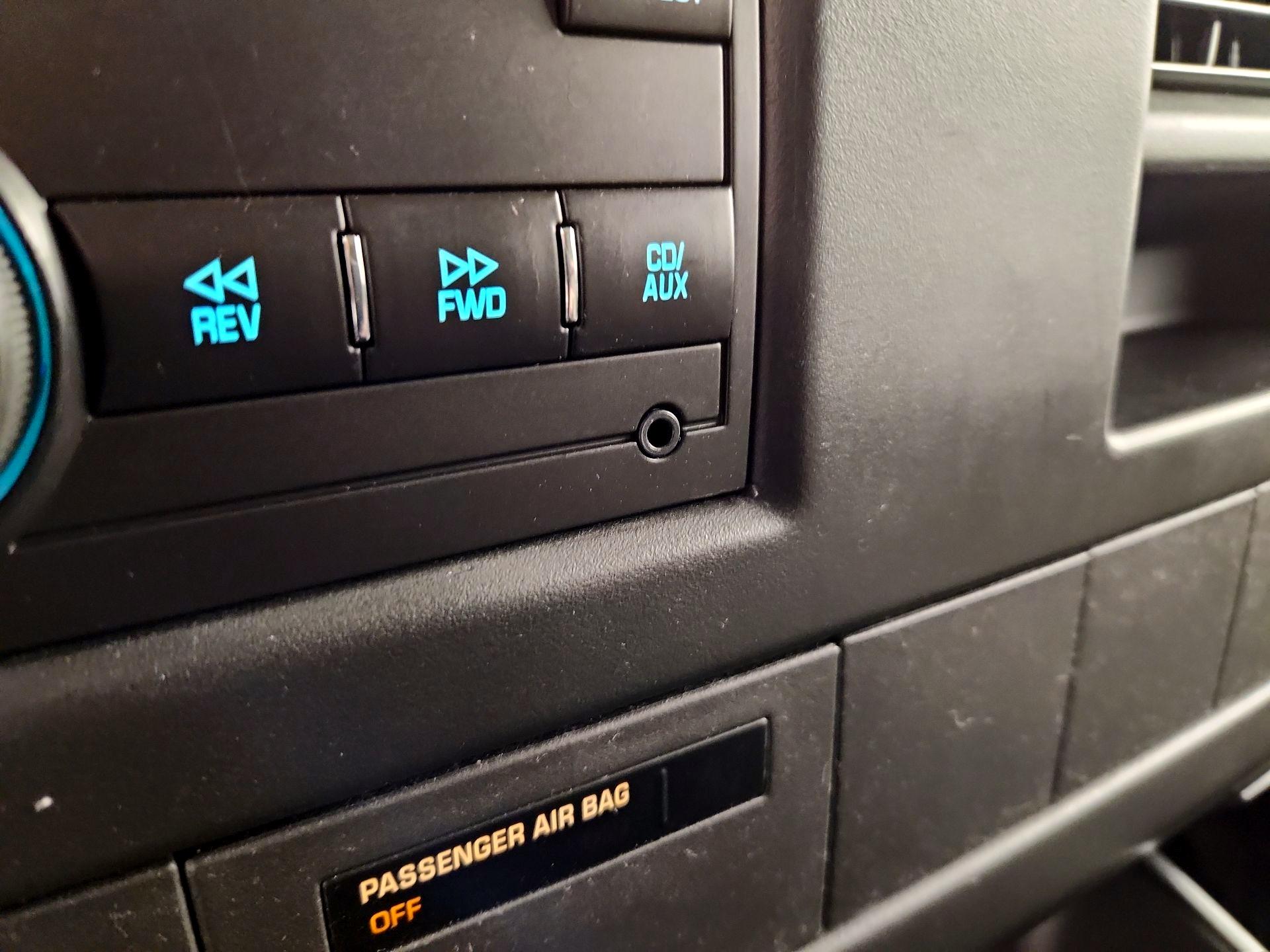 Thumbnail: 2014 Chevrolet Express - 18