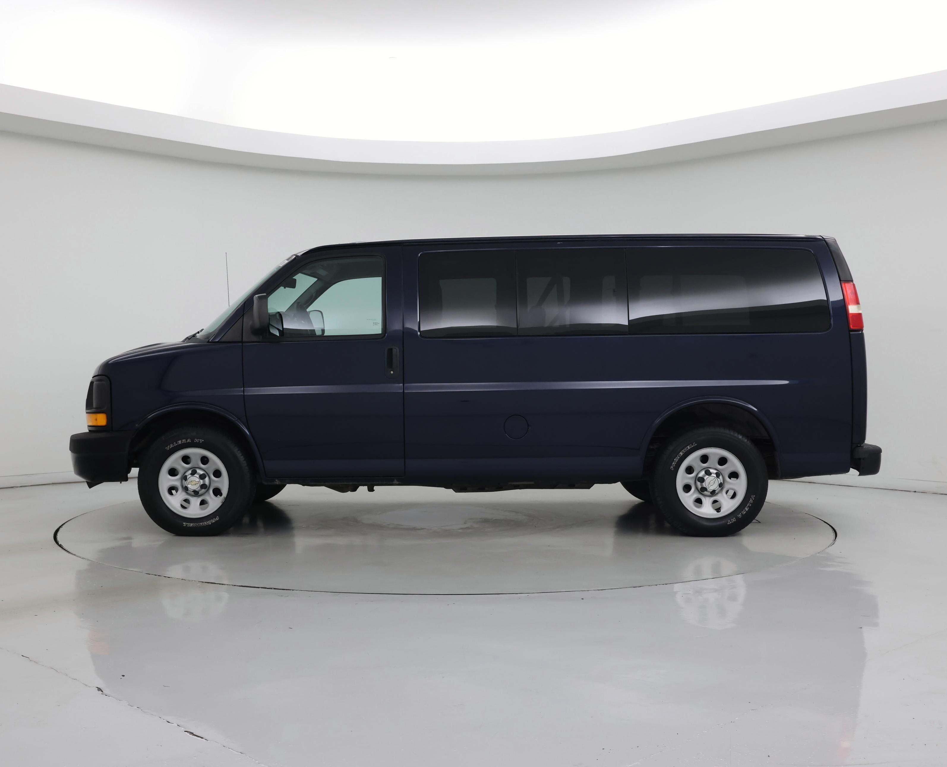 Thumbnail: 2014 Chevrolet Express - 3
