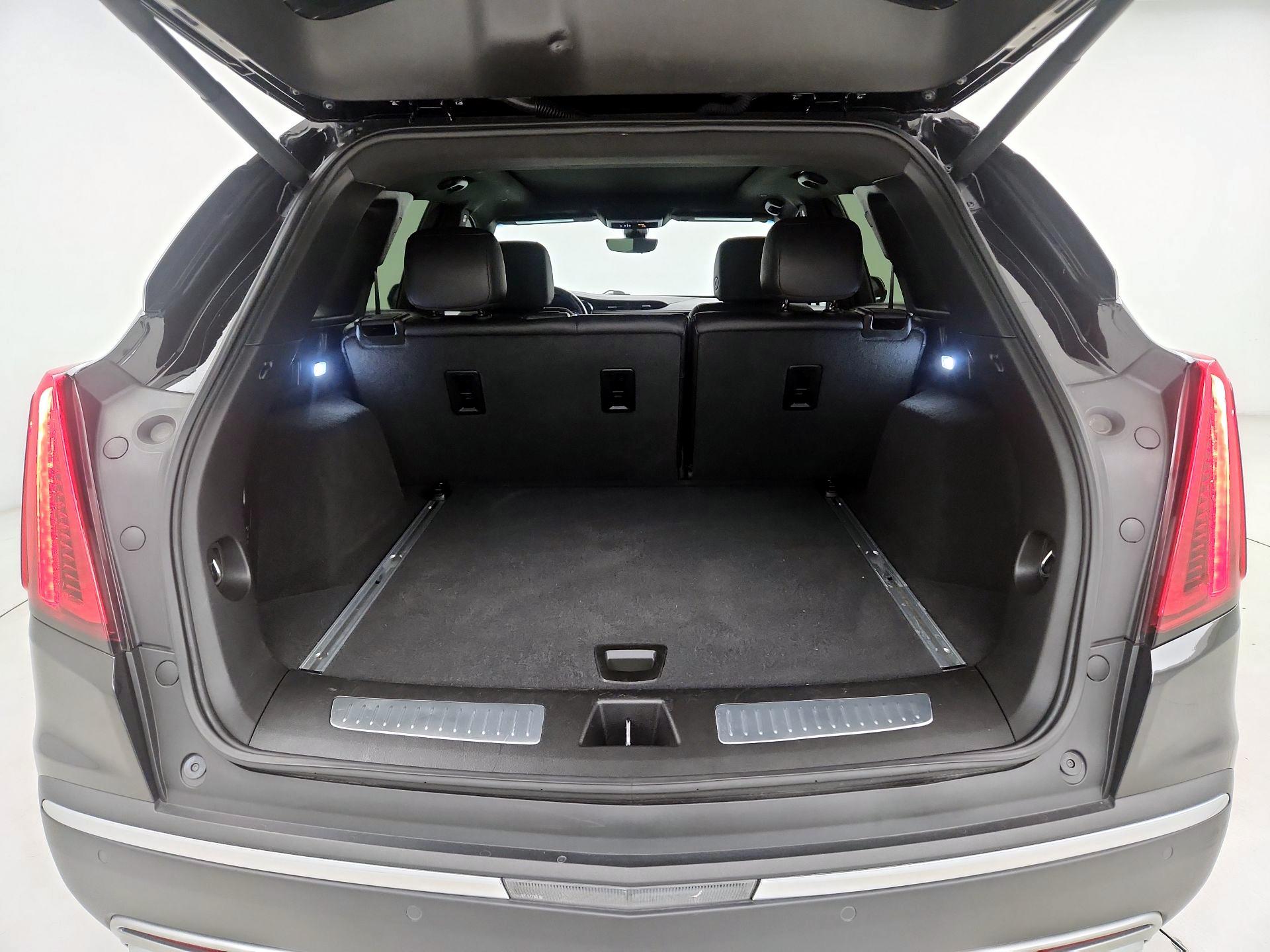 Thumbnail: 2021 Cadillac XT5 - 16