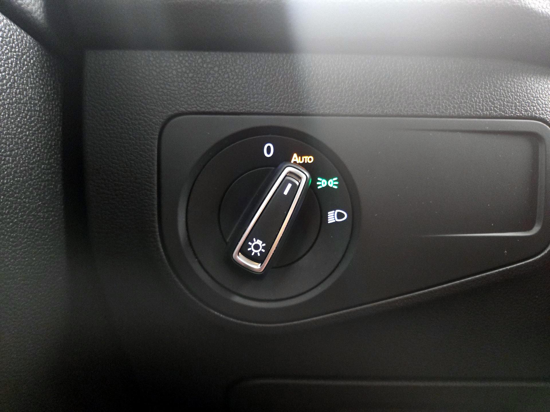 Thumbnail: 2021 Volkswagen Tiguan - 13