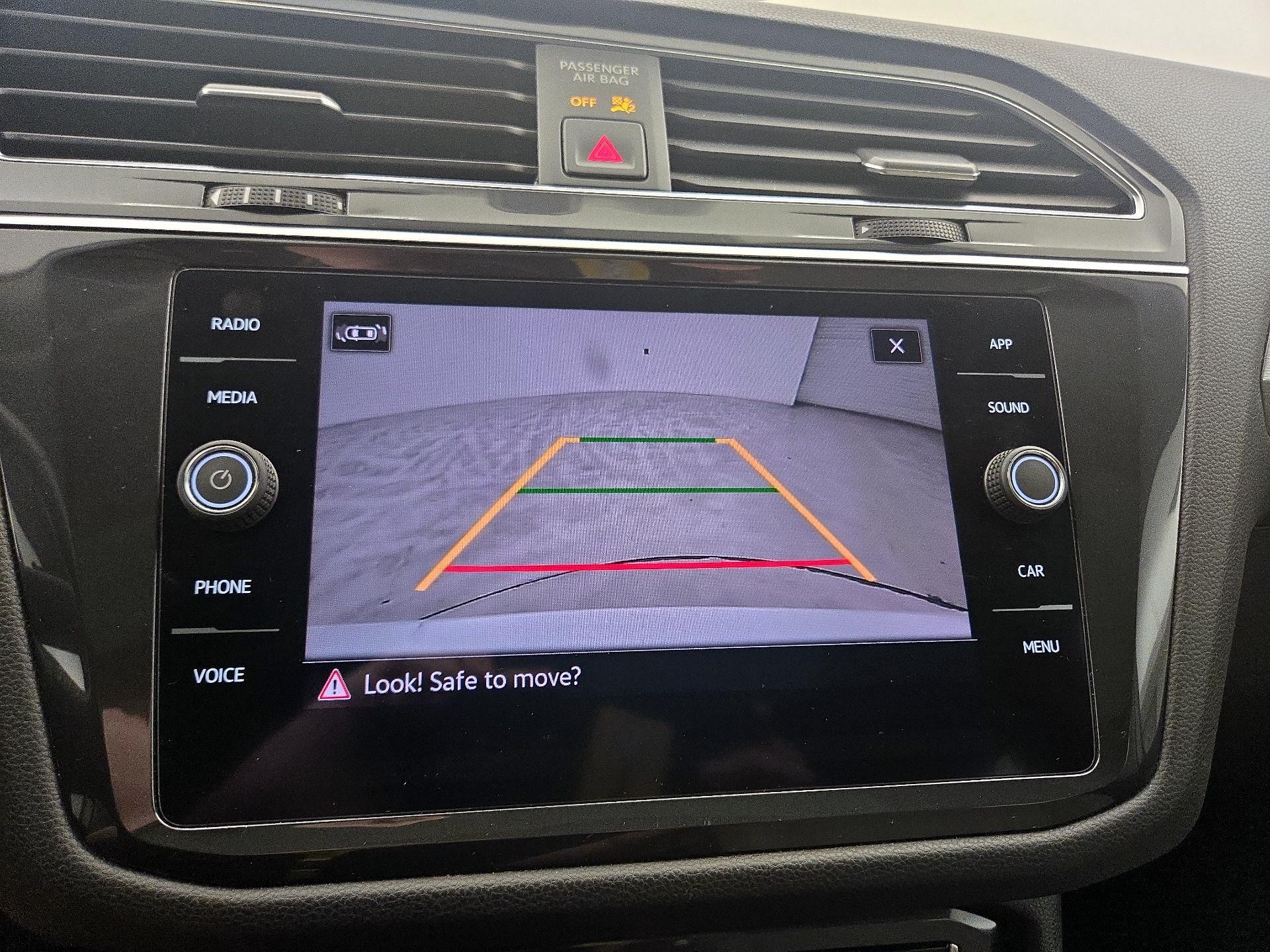 Thumbnail: 2021 Volkswagen Tiguan - 14