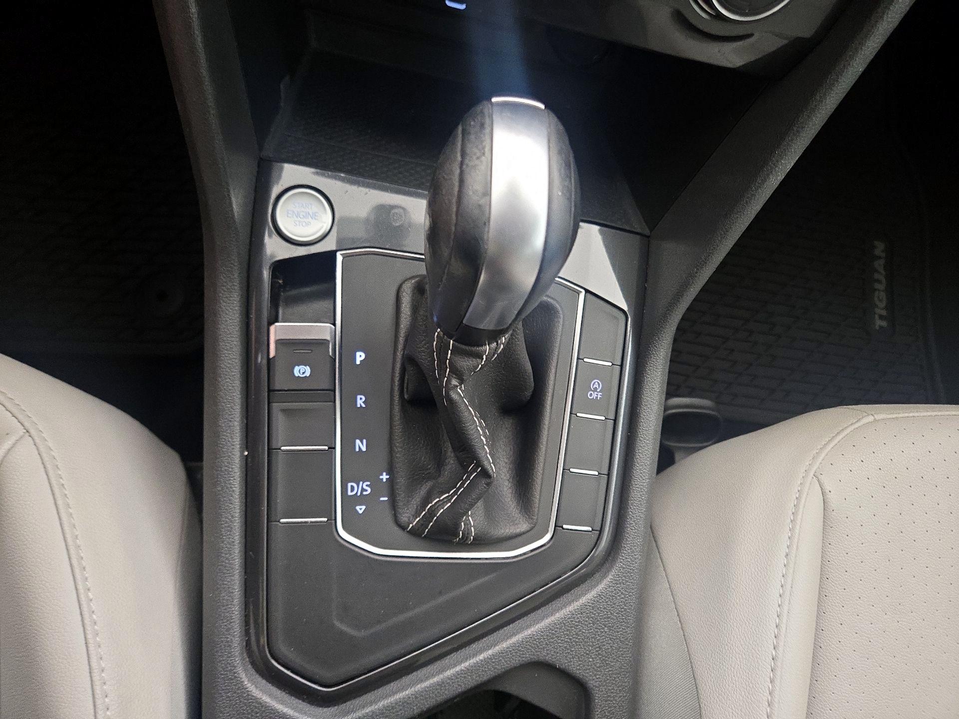 Thumbnail: 2021 Volkswagen Tiguan - 17