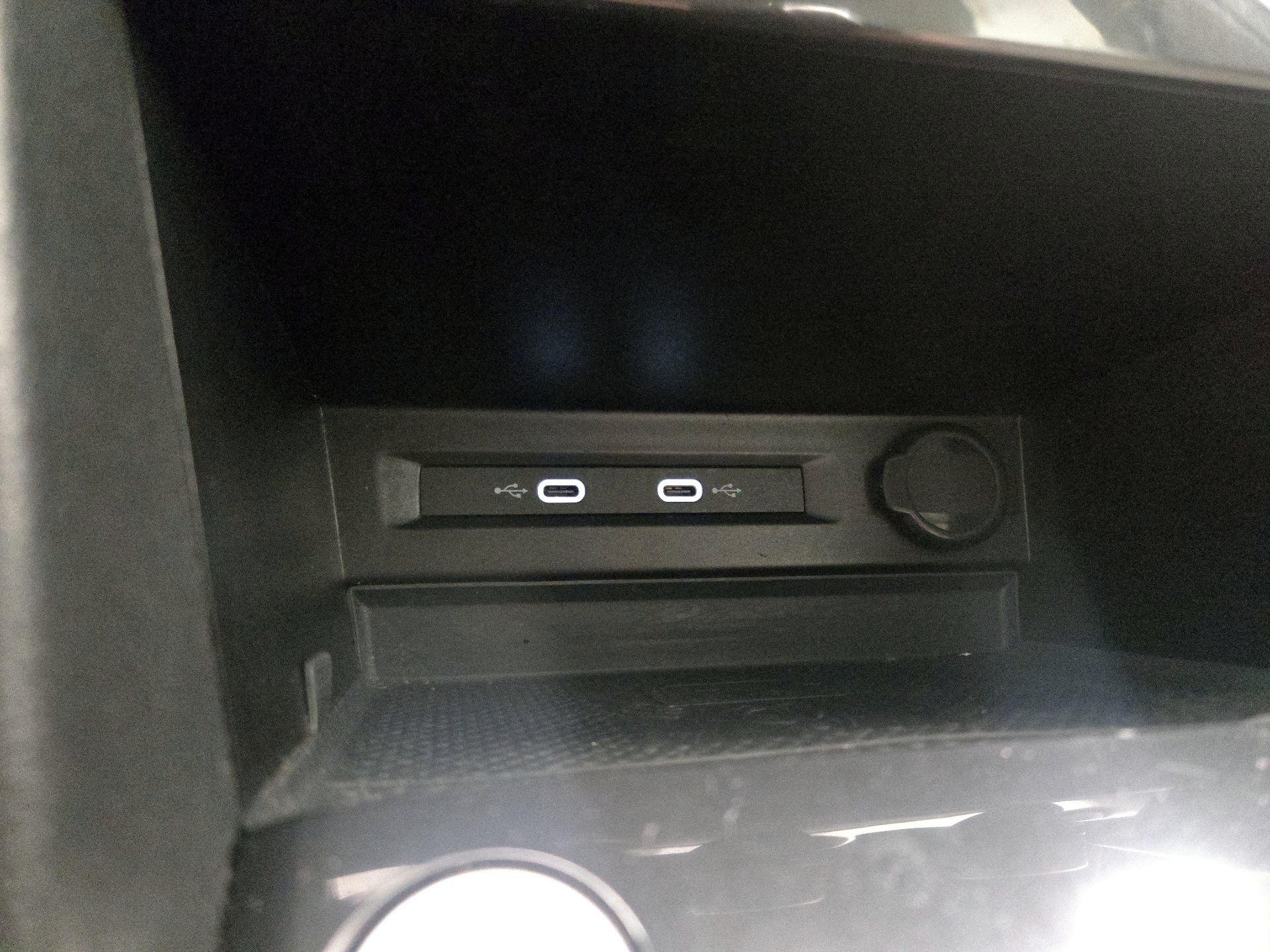 Thumbnail: 2021 Volkswagen Tiguan - 18