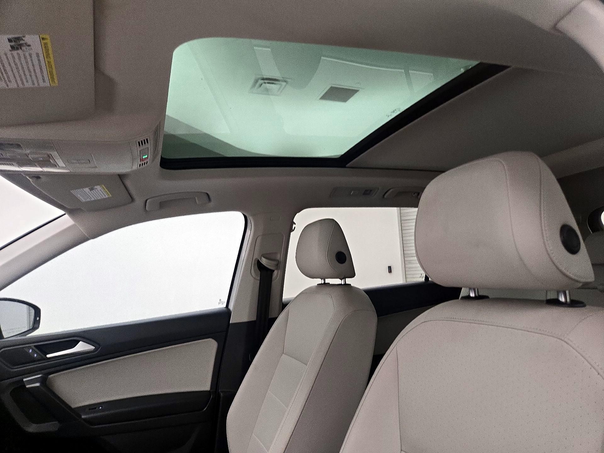 Thumbnail: 2021 Volkswagen Tiguan - 19