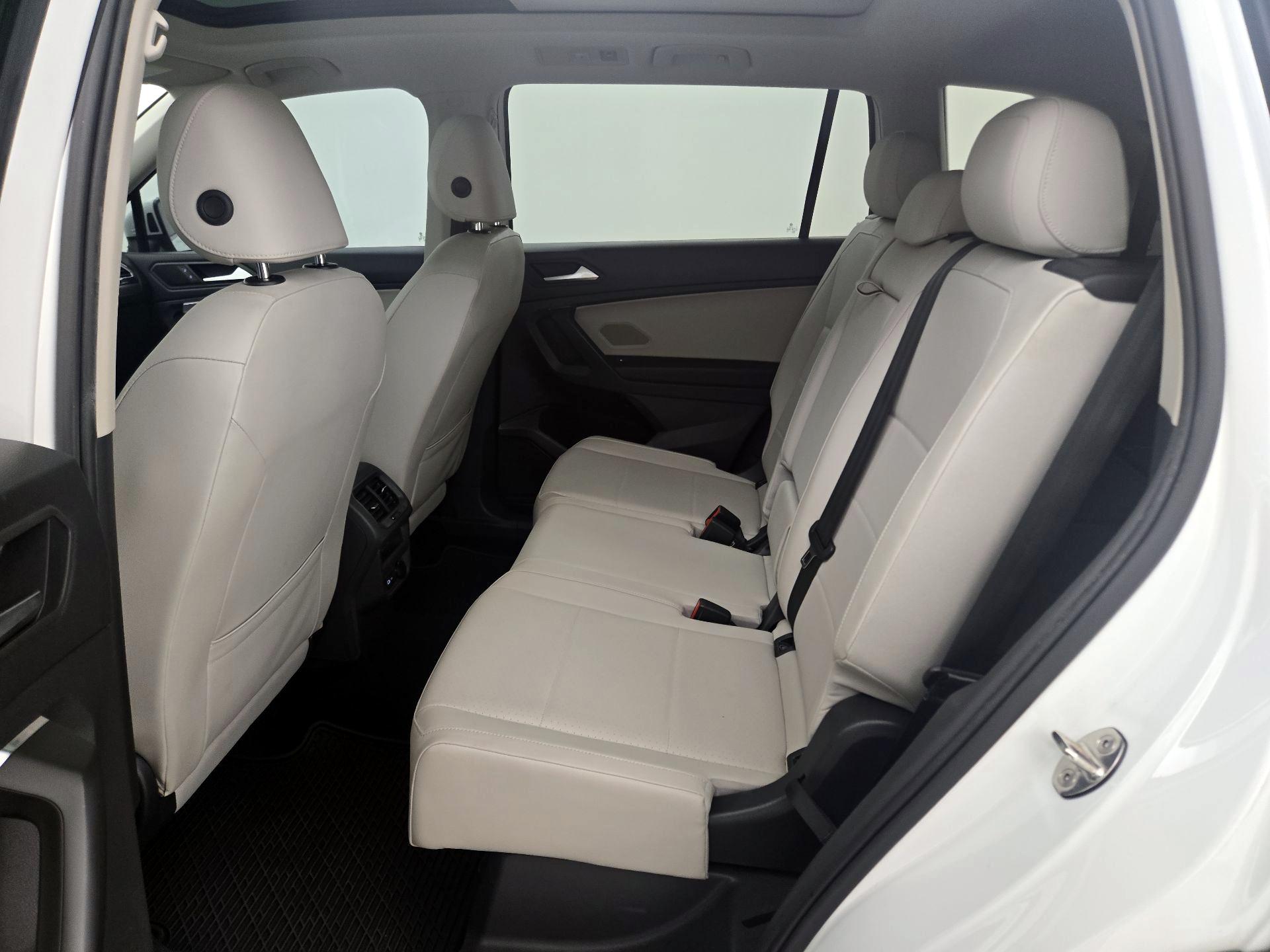 Thumbnail: 2021 Volkswagen Tiguan - 20