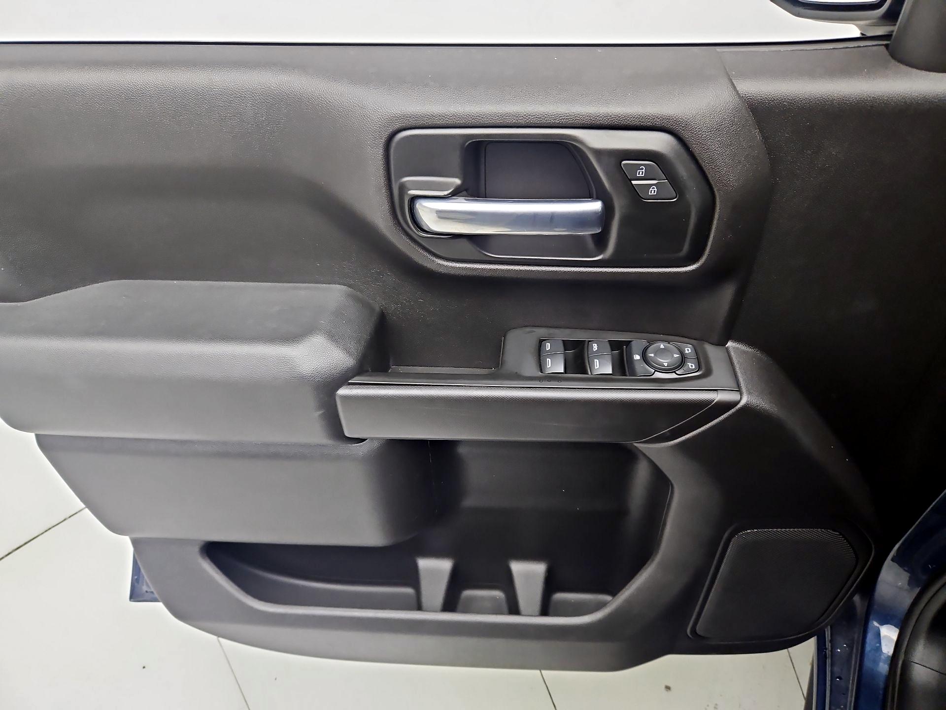 Thumbnail: 2020 Chevrolet Silverado 1500 - 12