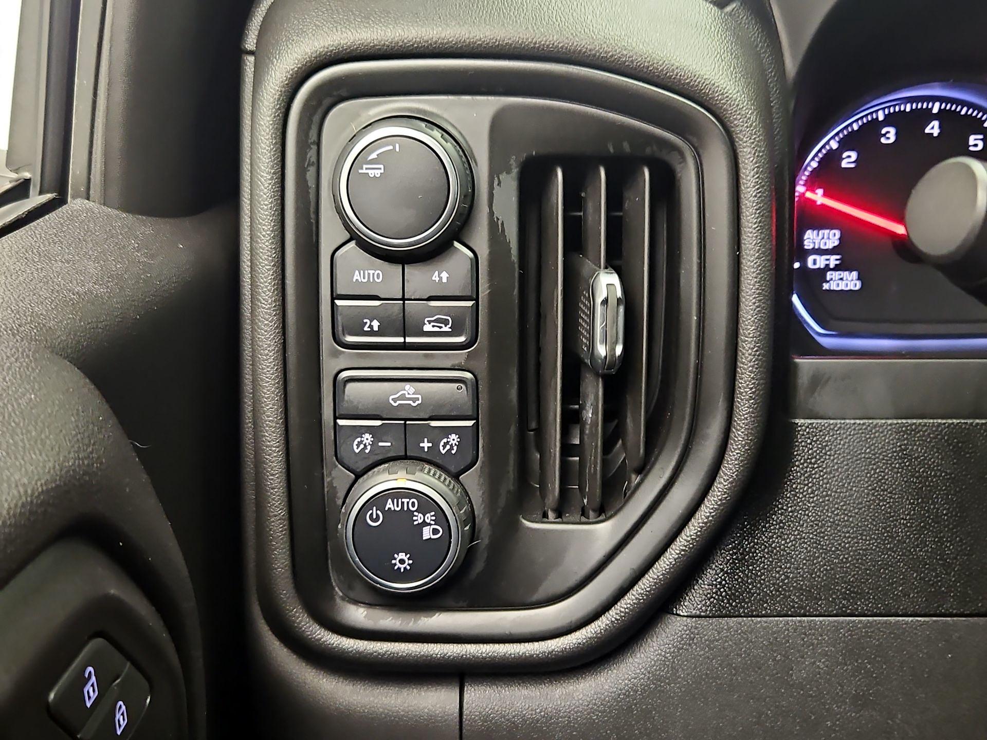 Thumbnail: 2020 Chevrolet Silverado 1500 - 13