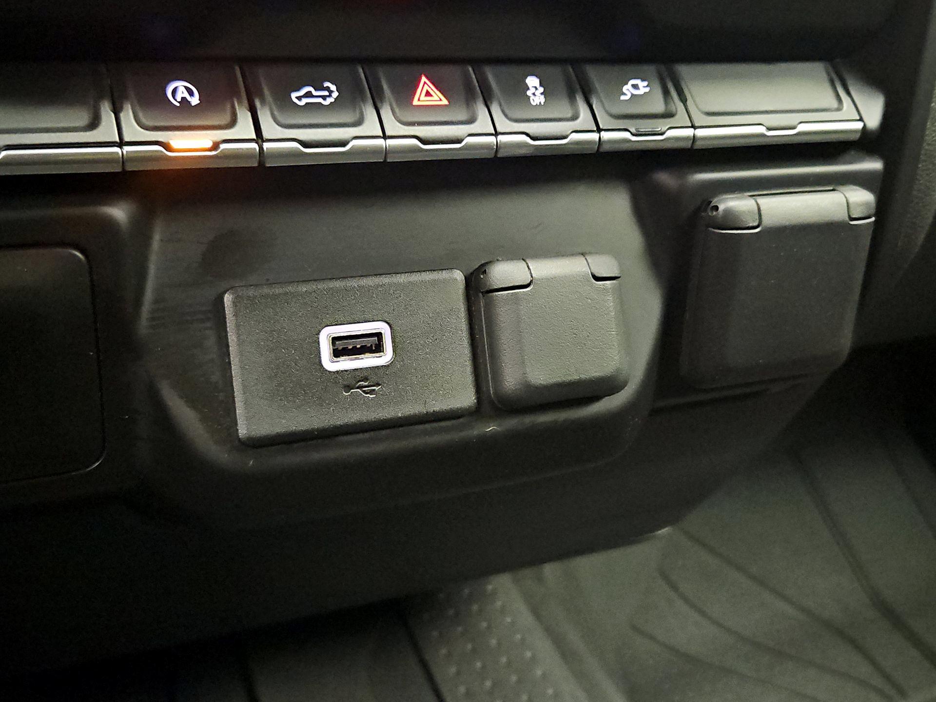 Thumbnail: 2020 Chevrolet Silverado 1500 - 18