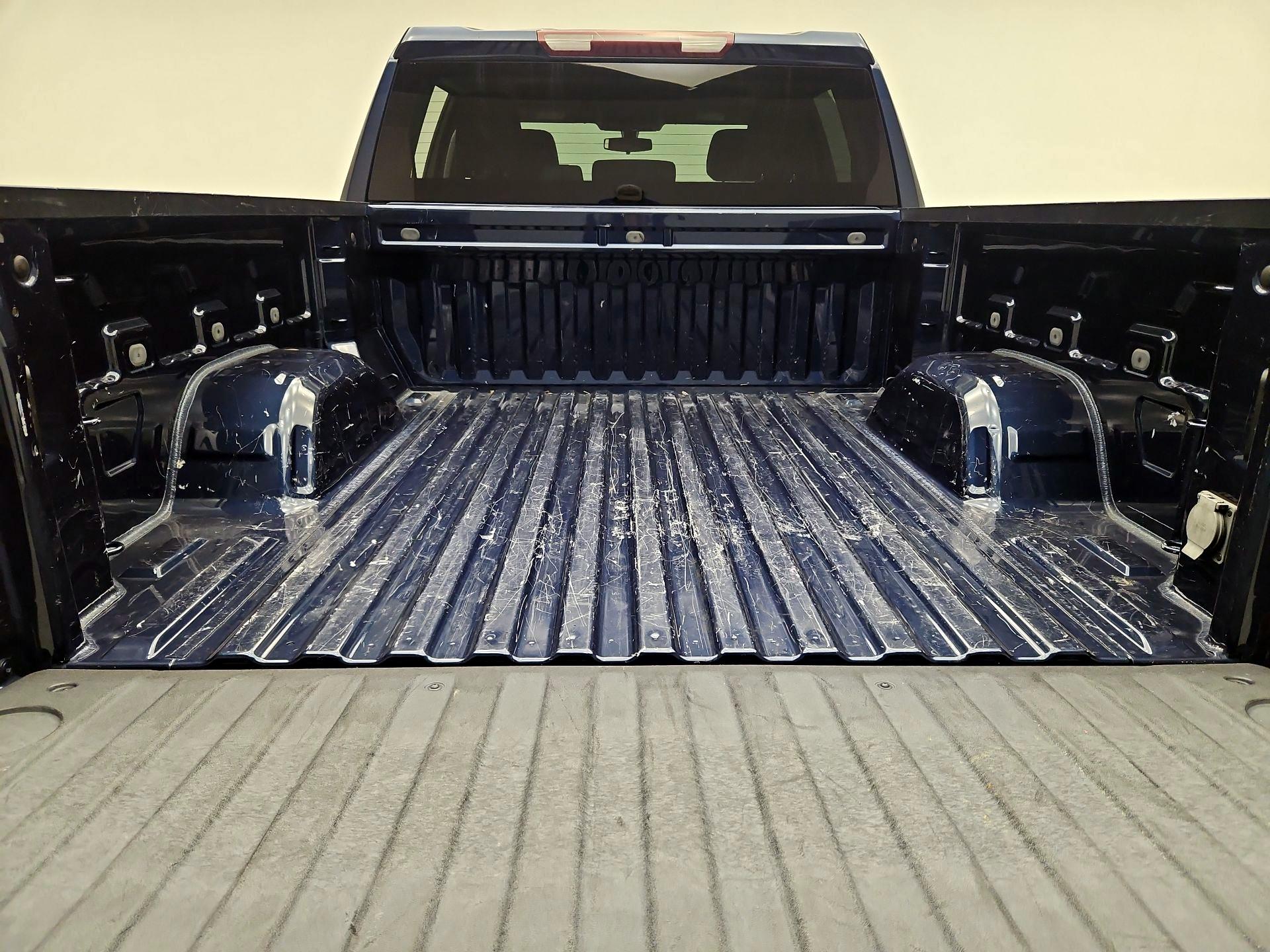 Thumbnail: 2020 Chevrolet Silverado 1500 - 20