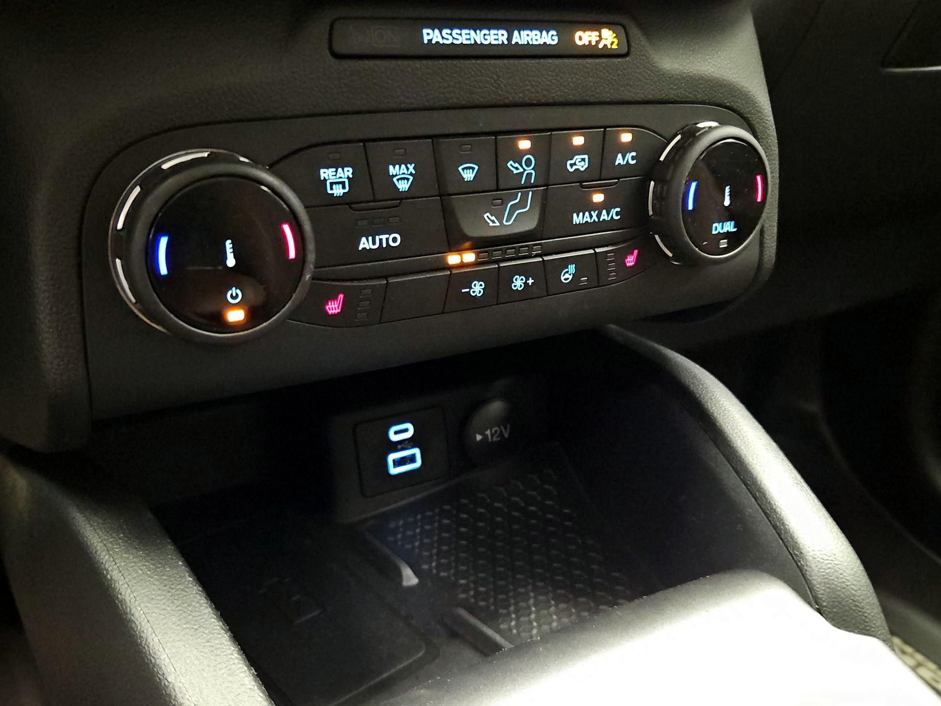 Thumbnail: 2022 Ford Bronco Sport - 16