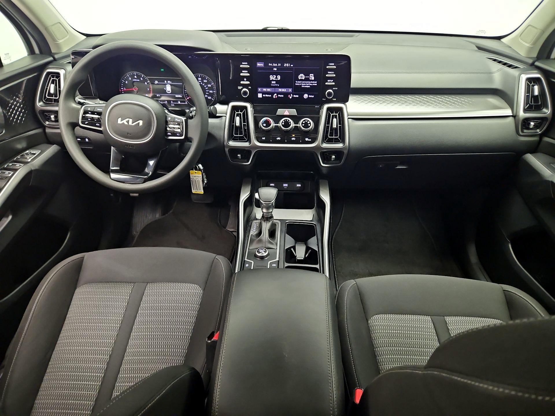 Thumbnail: 2023 Kia Sorento - 9