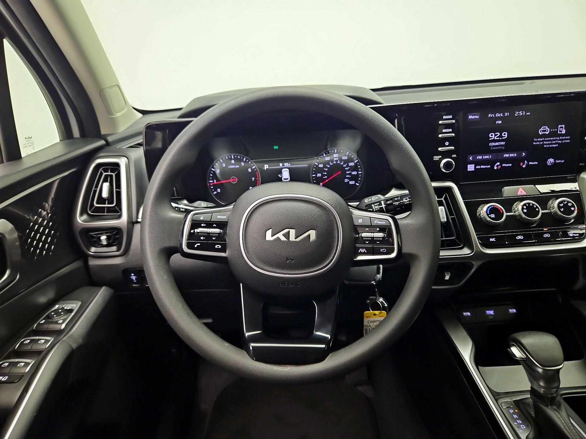 Thumbnail: 2023 Kia Sorento - 10