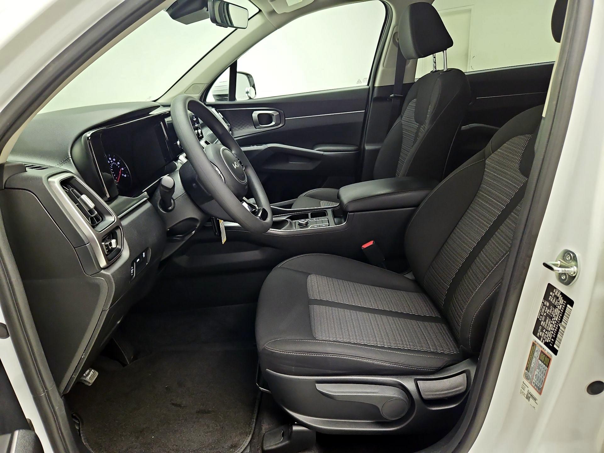 Thumbnail: 2023 Kia Sorento - 11