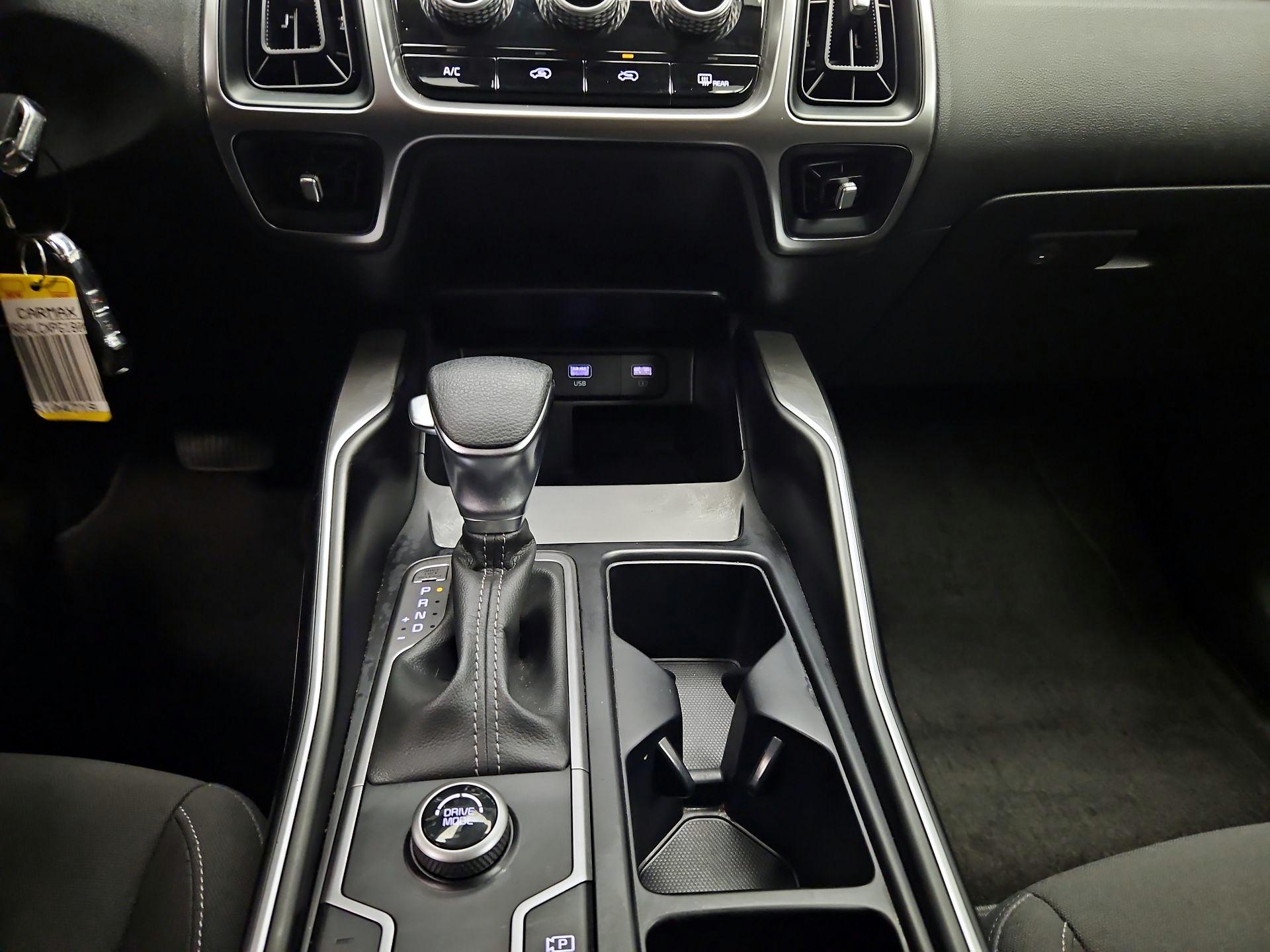 Thumbnail: 2023 Kia Sorento - 16