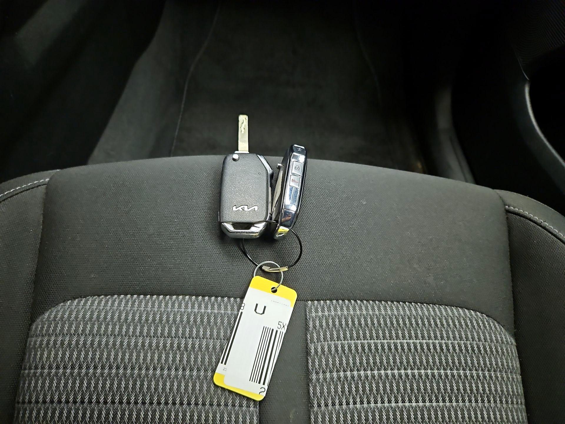 Thumbnail: 2023 Kia Sorento - 20