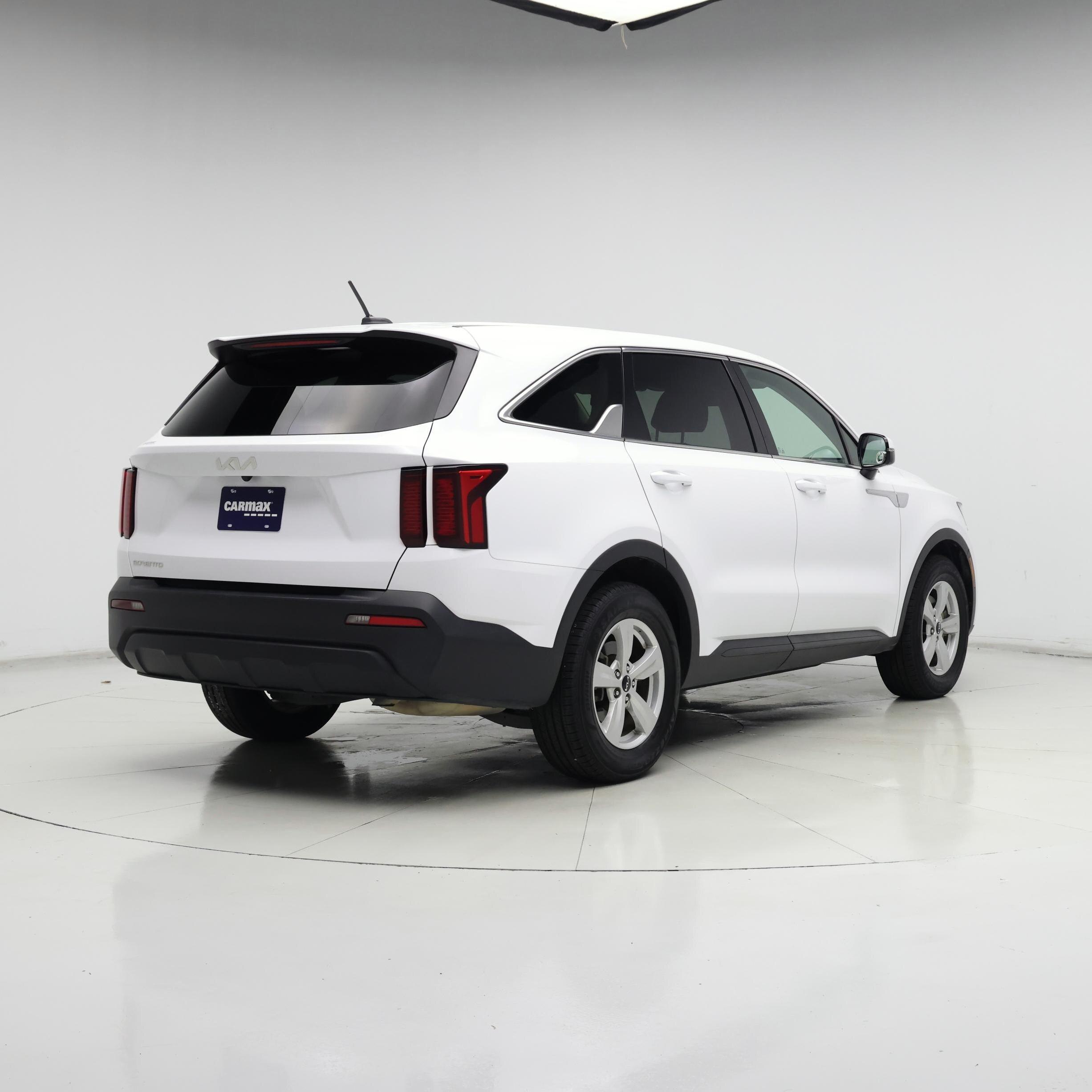 Thumbnail: 2023 Kia Sorento - 8