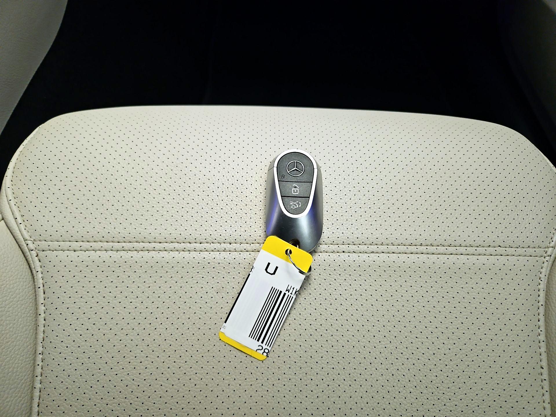 Thumbnail: 2022 Mercedes-Benz C-Class - 20