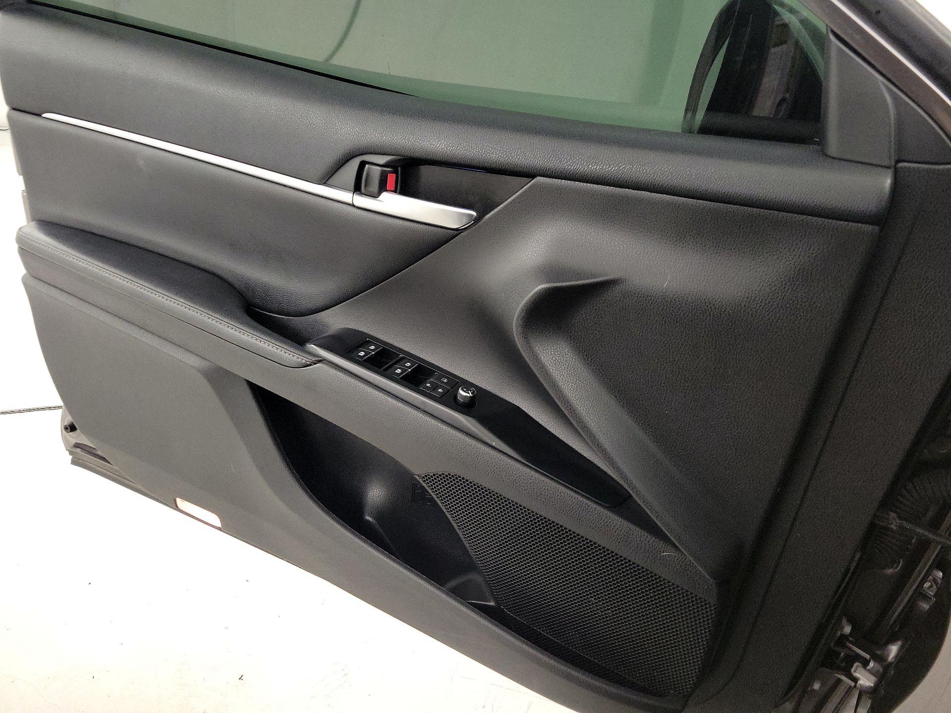 Thumbnail: 2020 Toyota Camry - 12