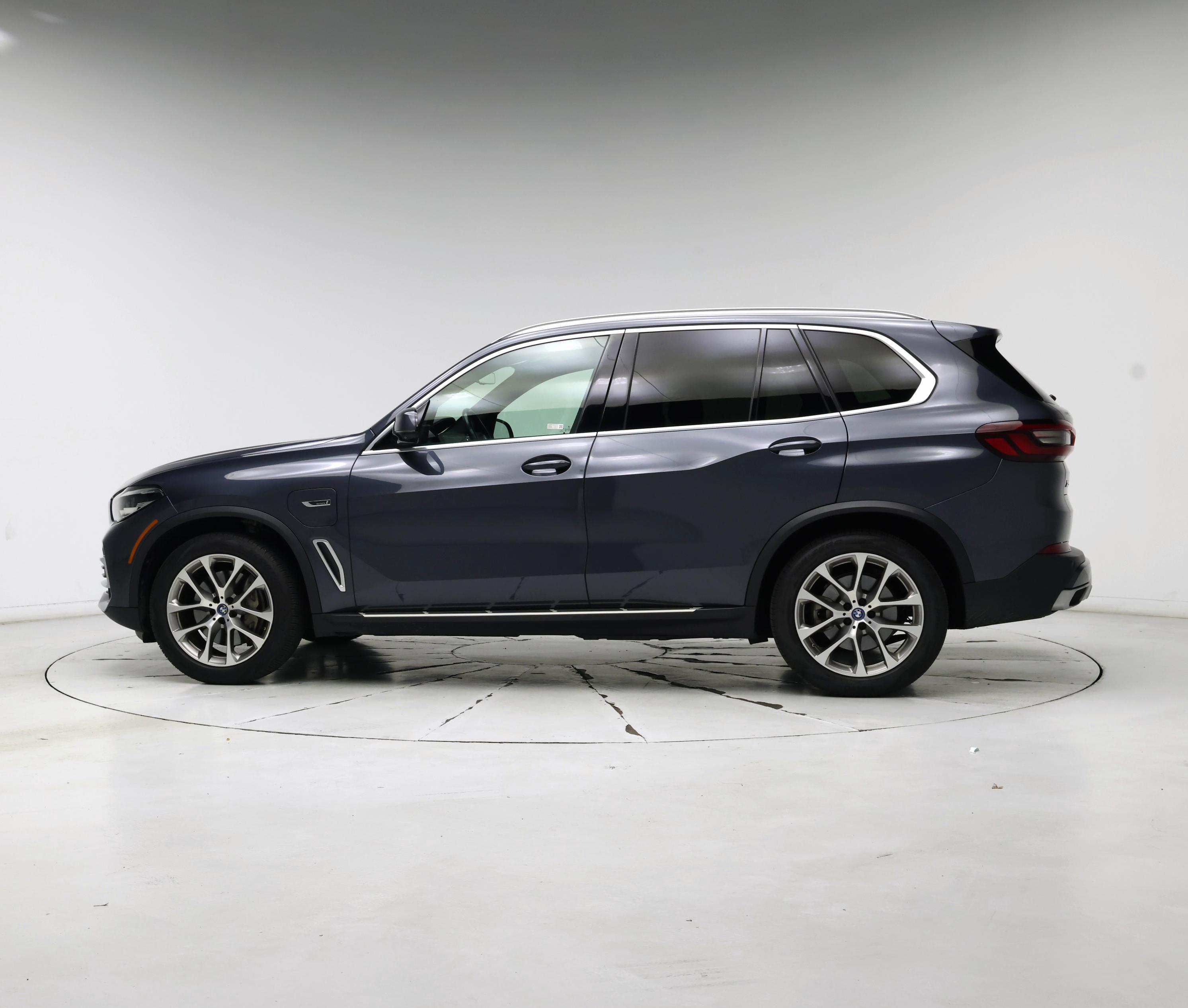 Thumbnail: 2022 BMW X5 - 3