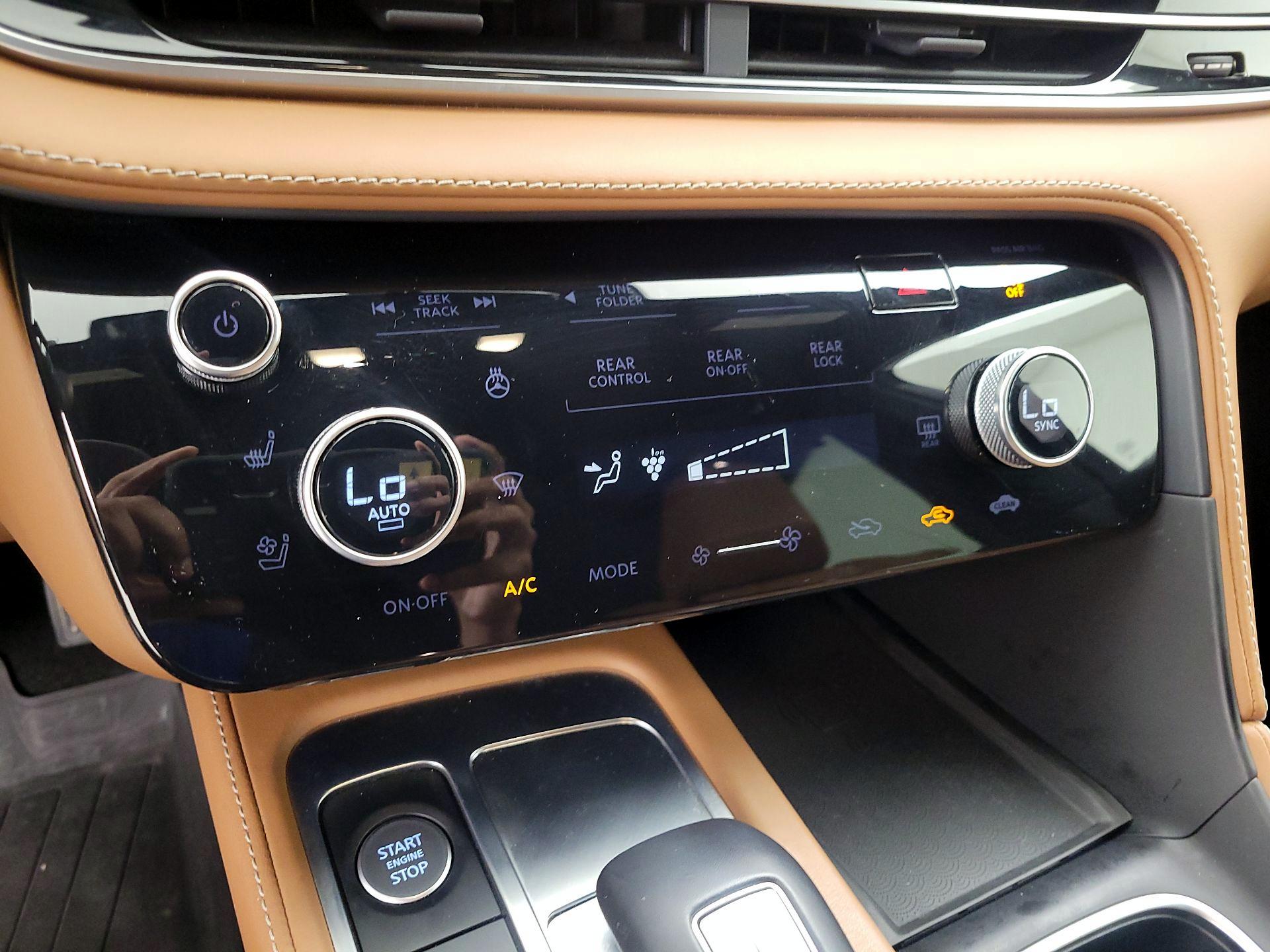 Thumbnail: 2023 INFINITI QX60 - 17