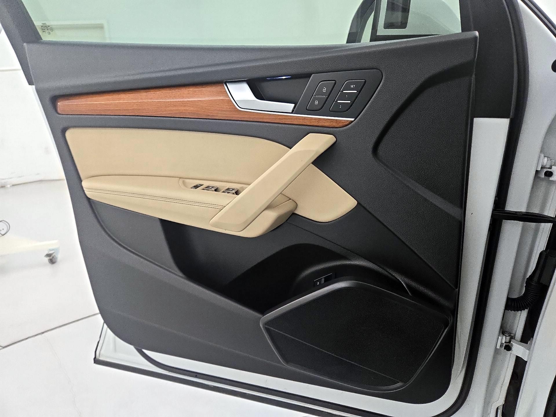 Thumbnail: 2022 Audi Q5 - 12