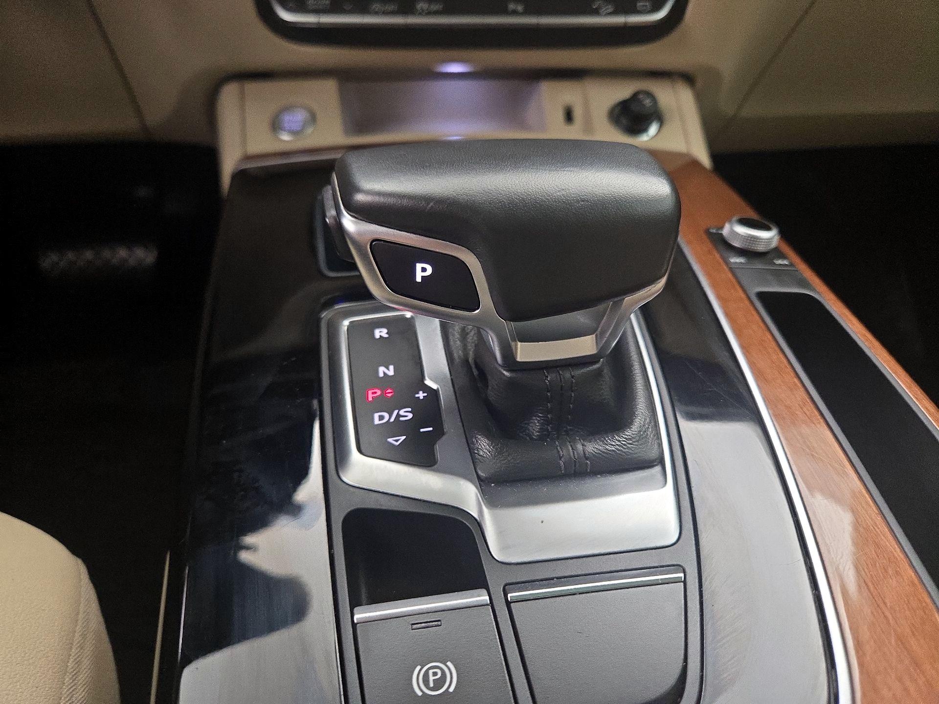 Thumbnail: 2022 Audi Q5 - 17