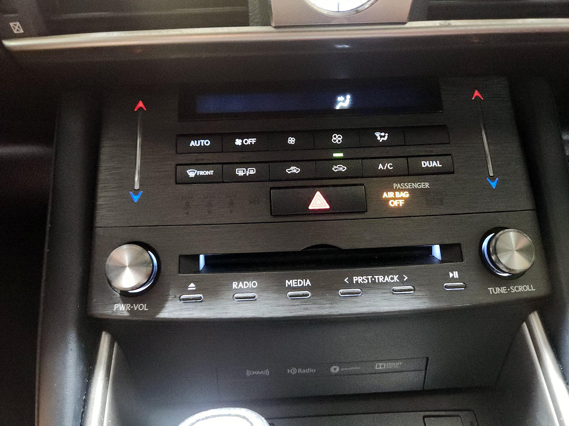 Thumbnail: 2019 Lexus IS - 14