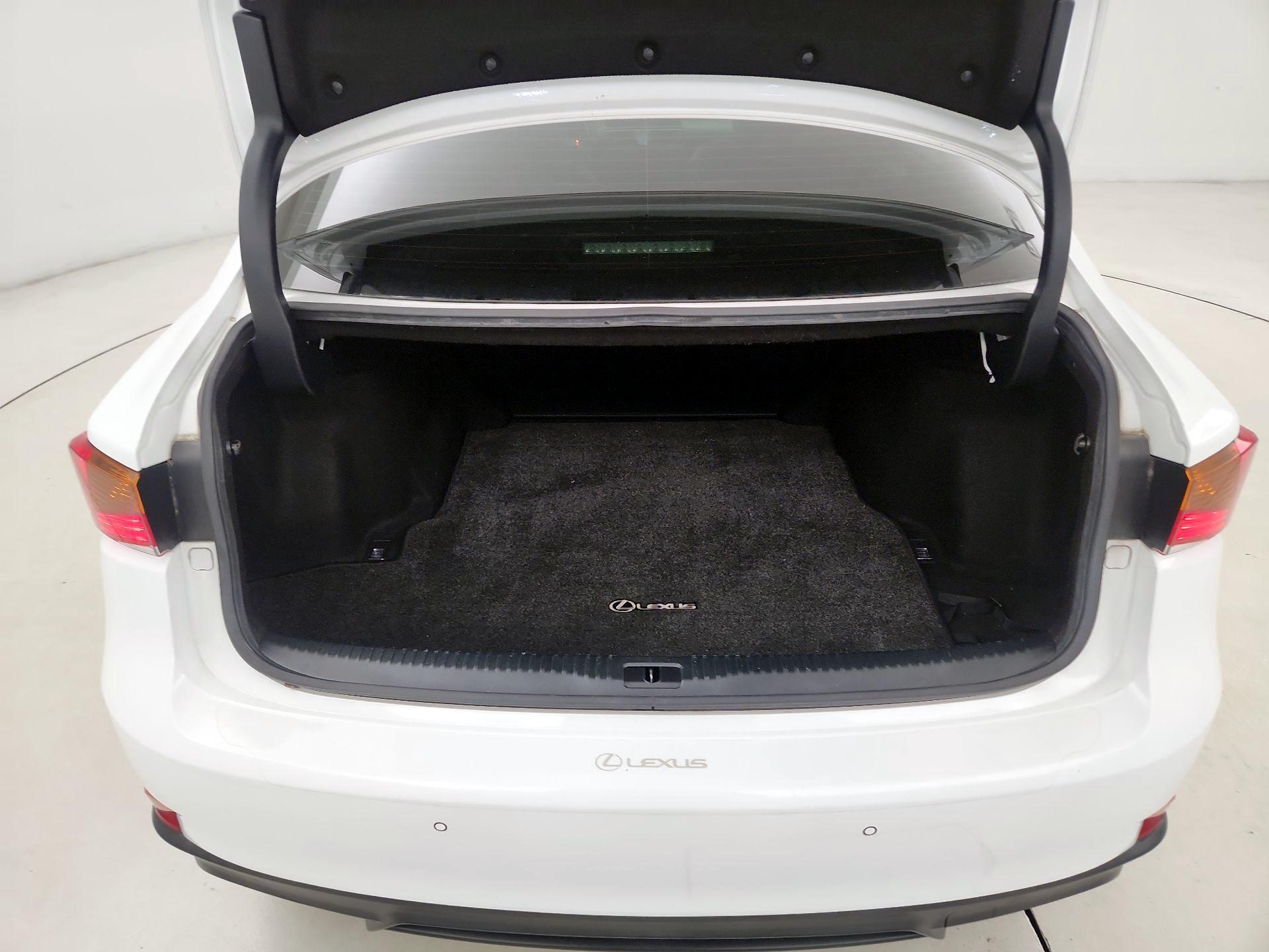 Thumbnail: 2019 Lexus IS - 16