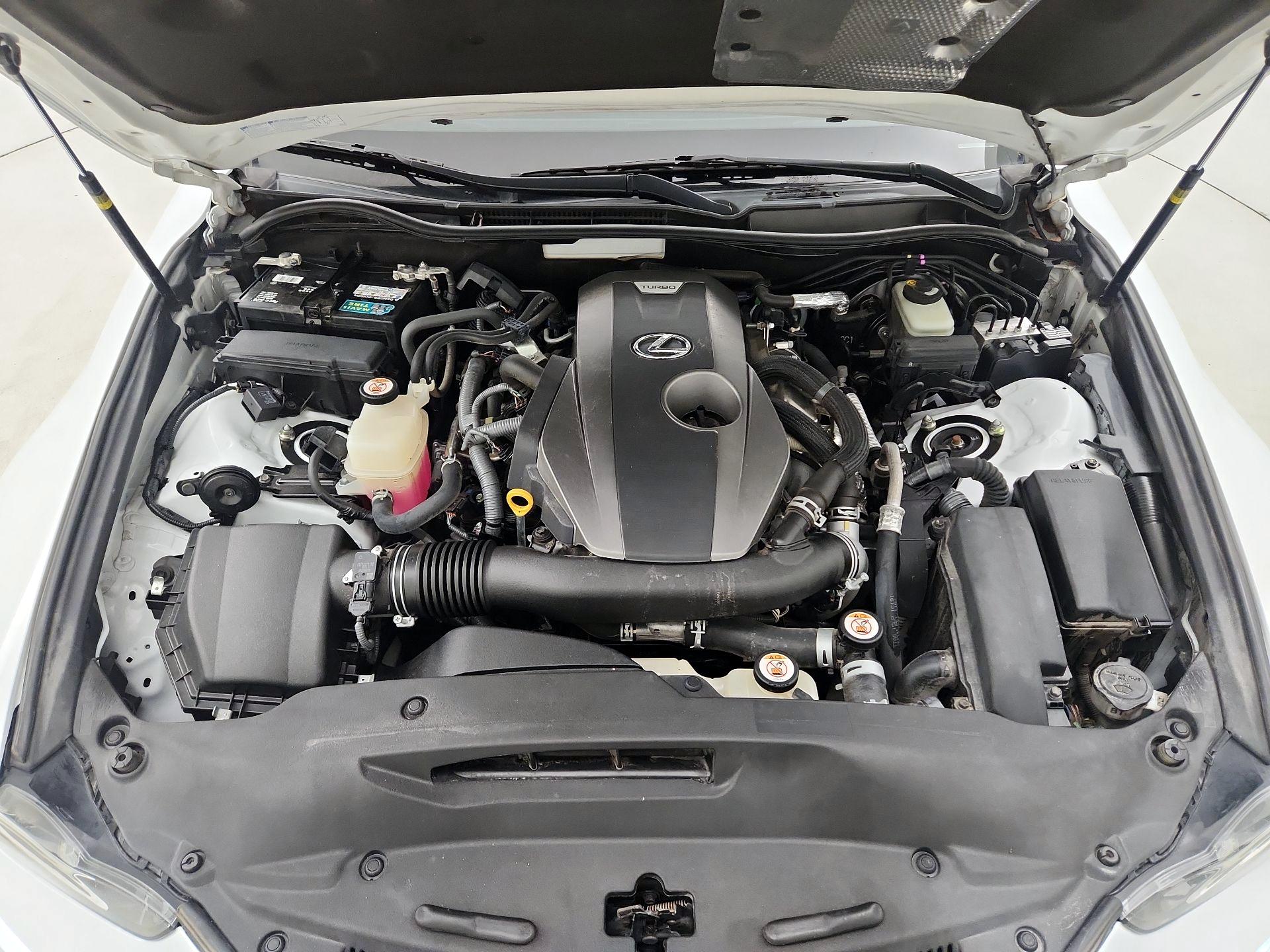 Thumbnail: 2019 Lexus IS - 17