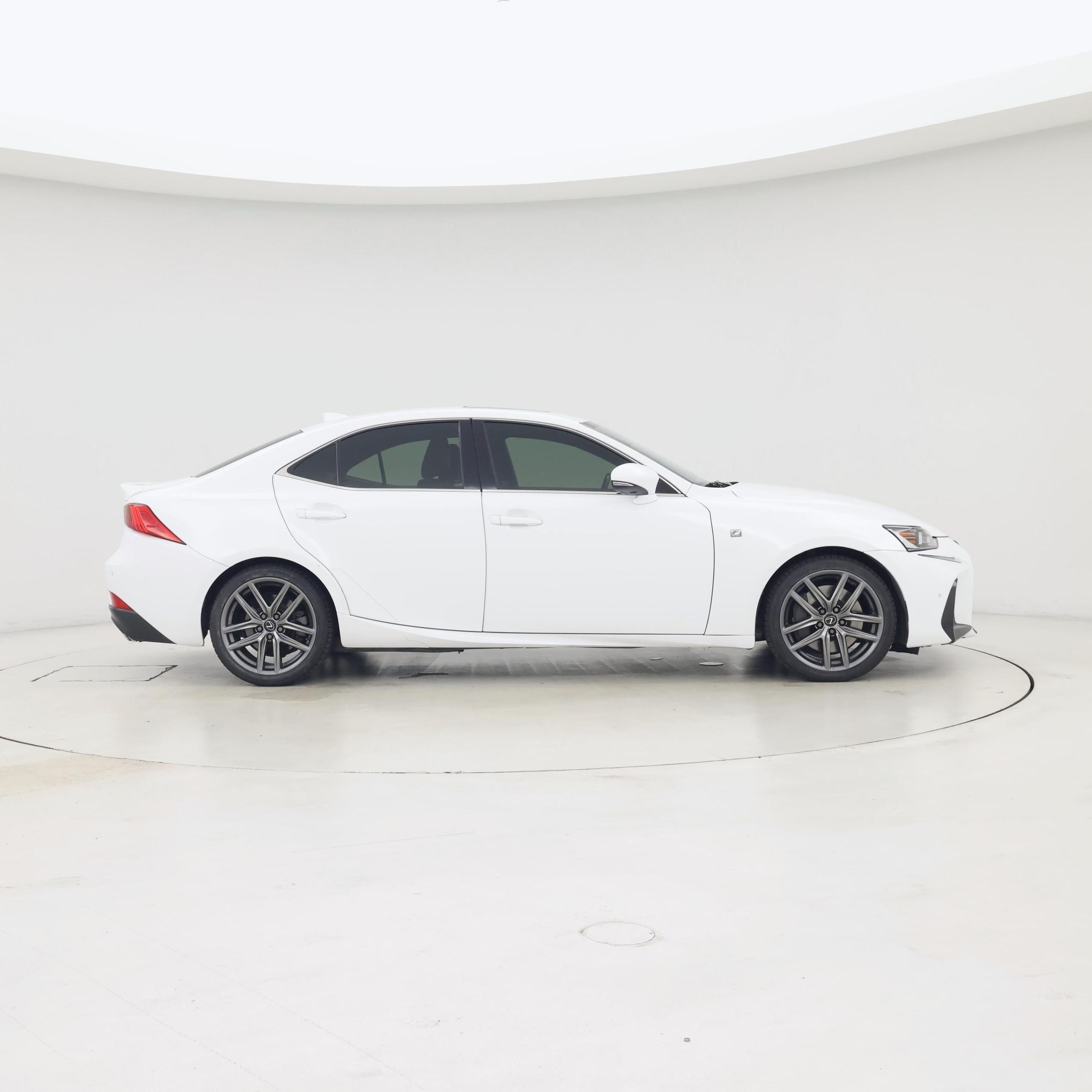 Thumbnail: 2019 Lexus IS - 7