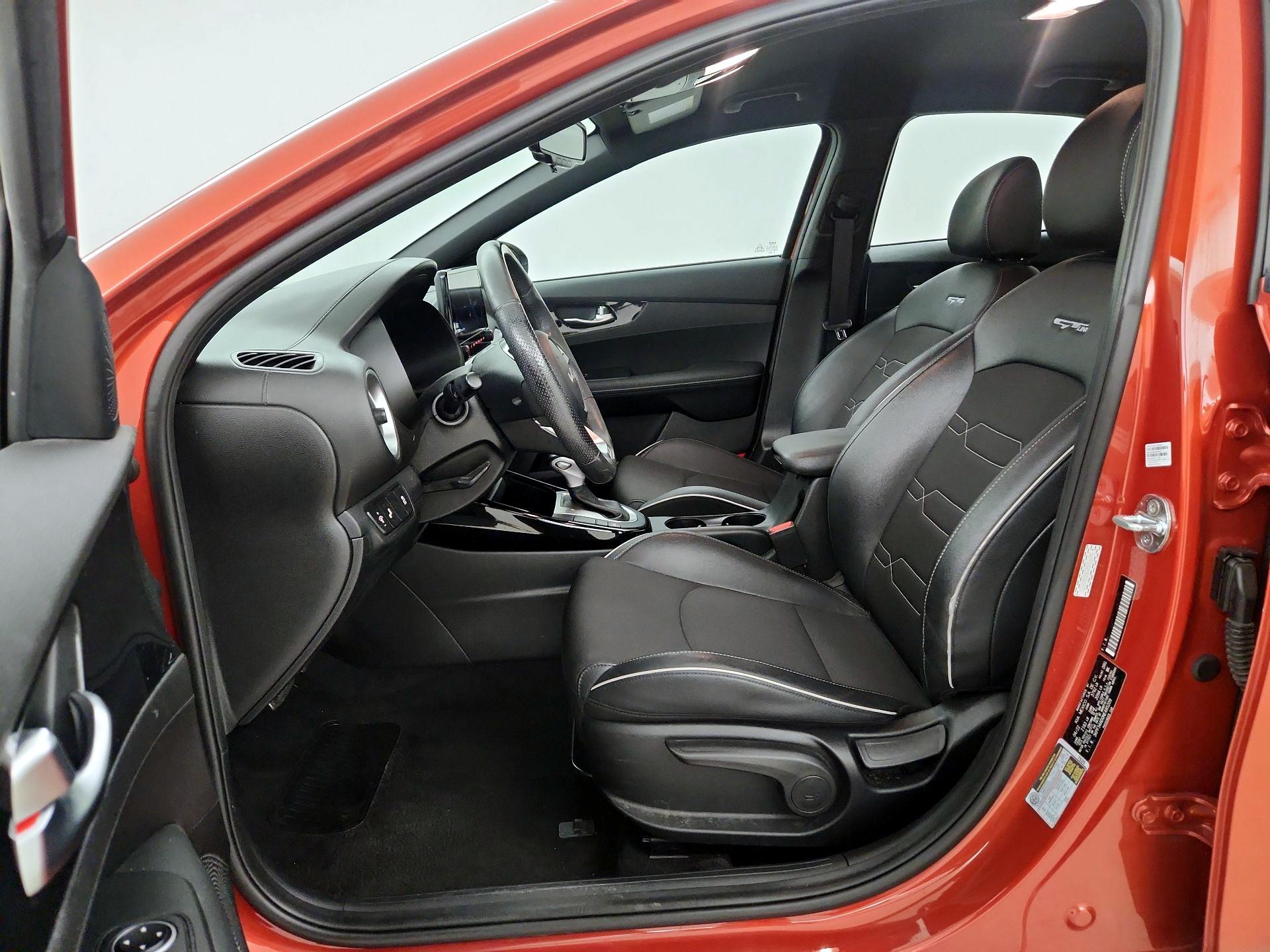 Thumbnail: 2022 Kia Forte - 11