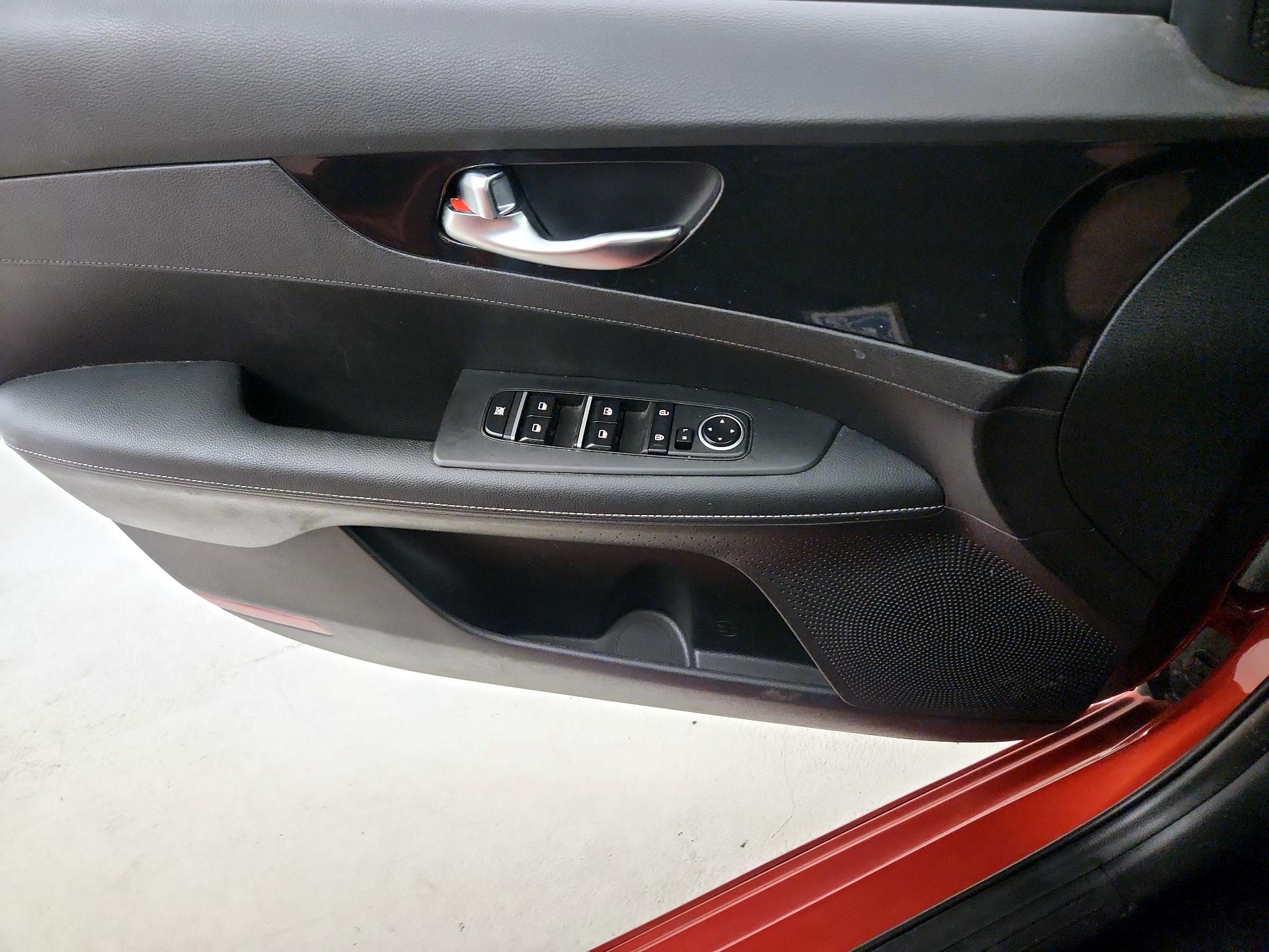 Thumbnail: 2022 Kia Forte - 12