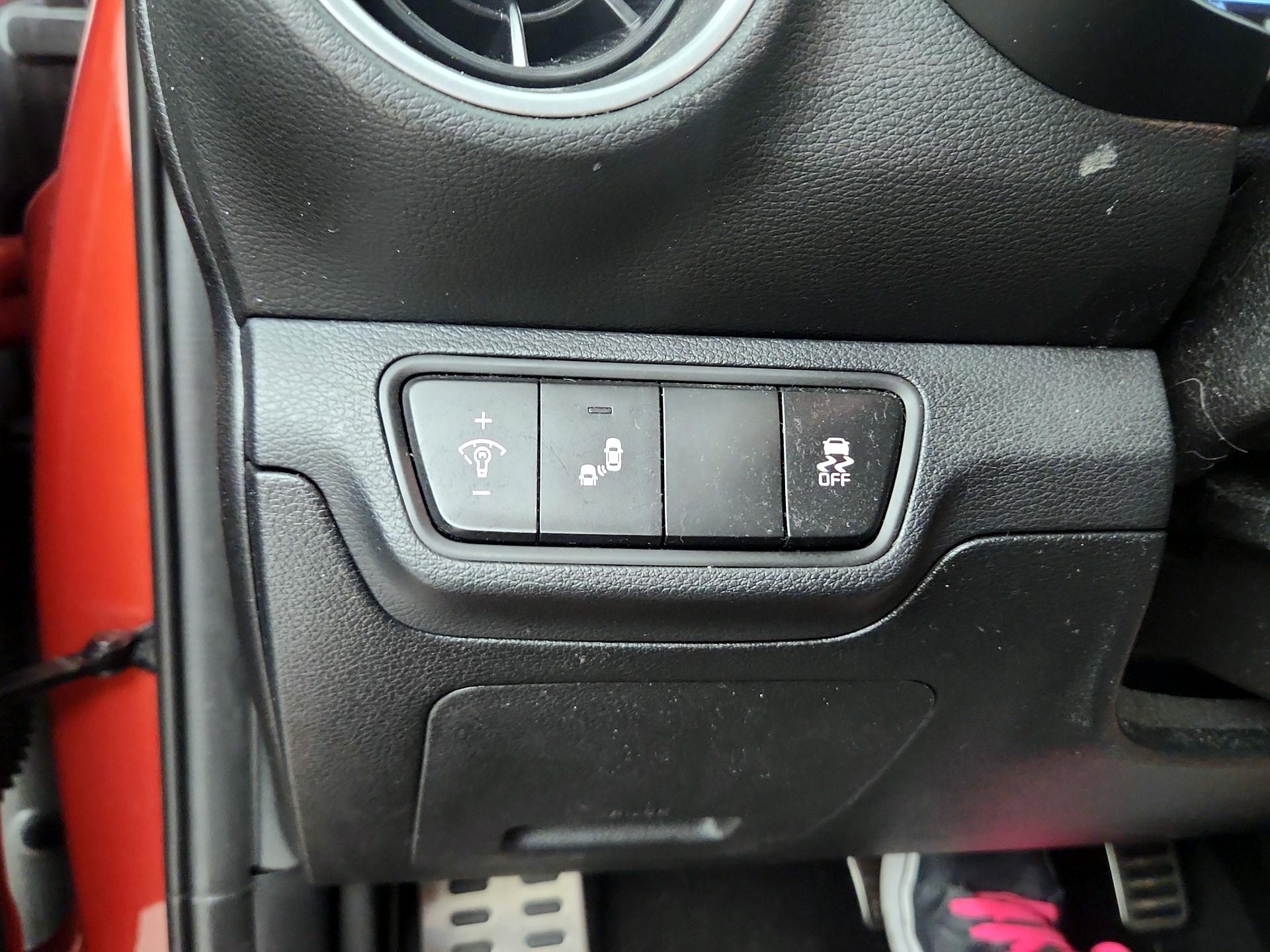 Thumbnail: 2022 Kia Forte - 13