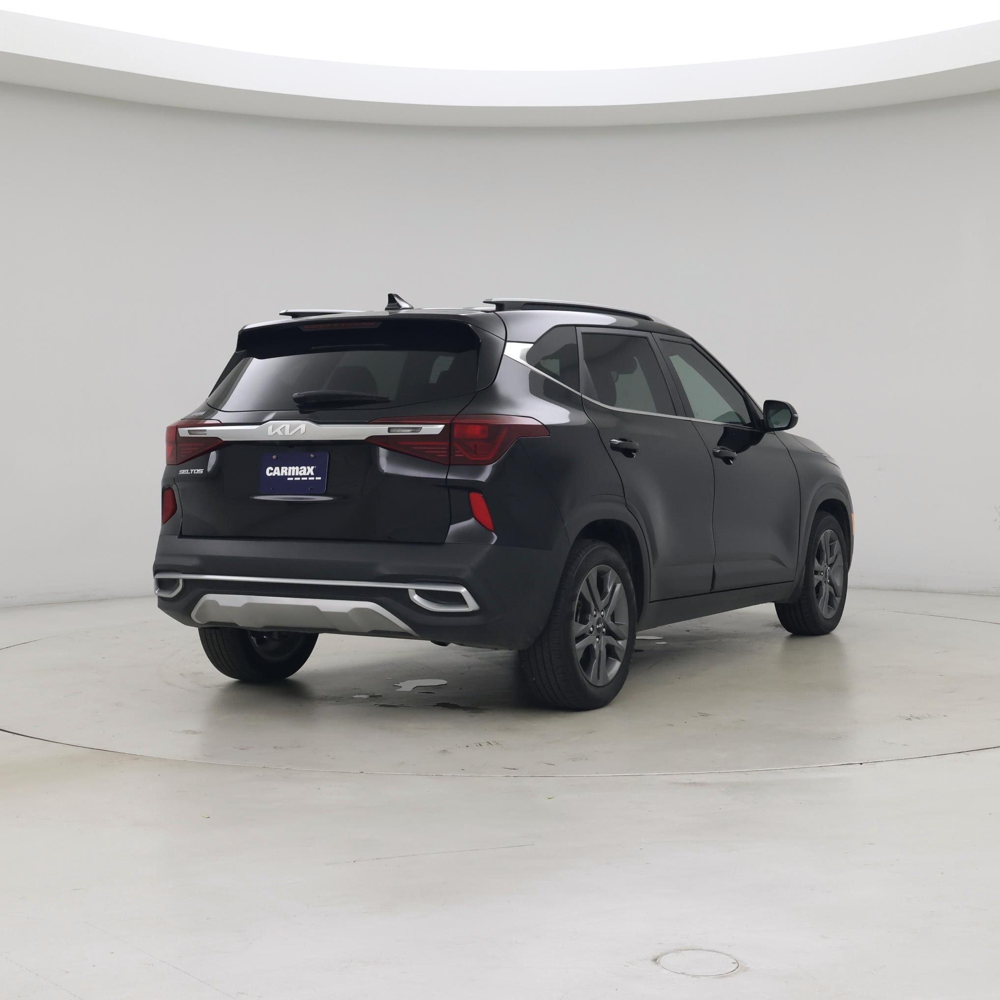Thumbnail: 2023 Kia Seltos - 8