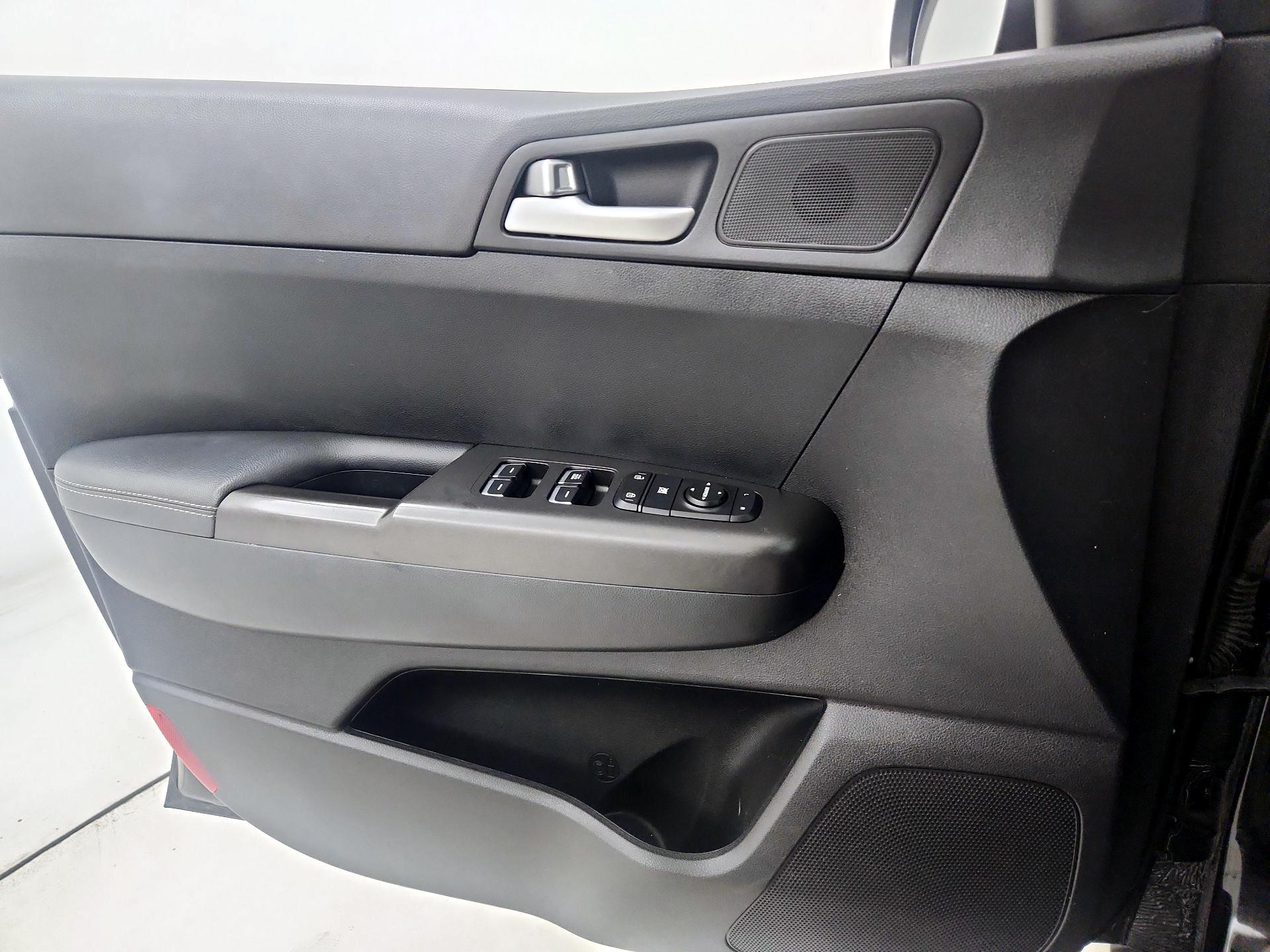 Thumbnail: 2021 Kia Sportage - 12