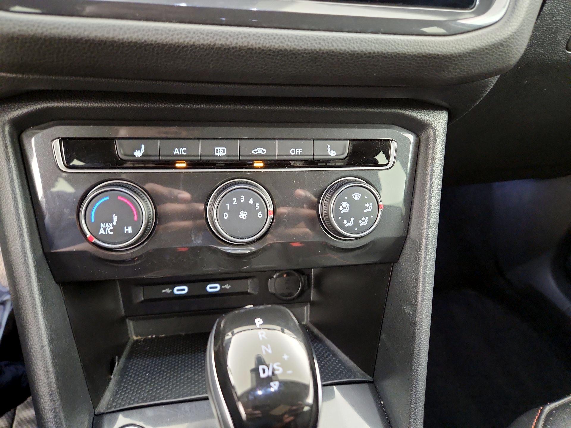 Thumbnail: 2024 Volkswagen Tiguan - 16