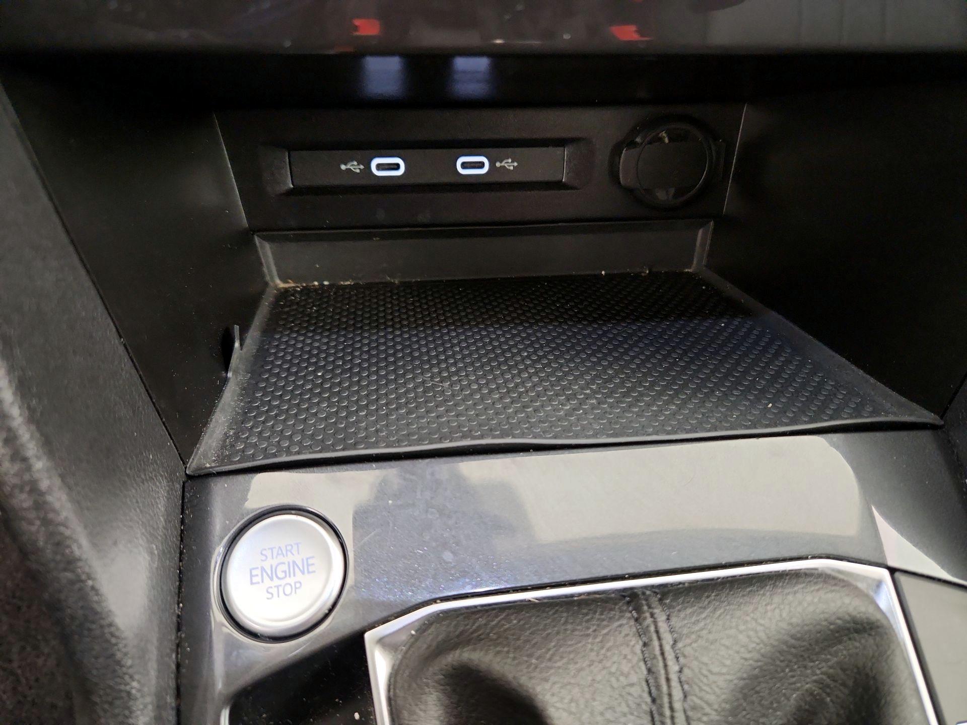 Thumbnail: 2024 Volkswagen Tiguan - 18