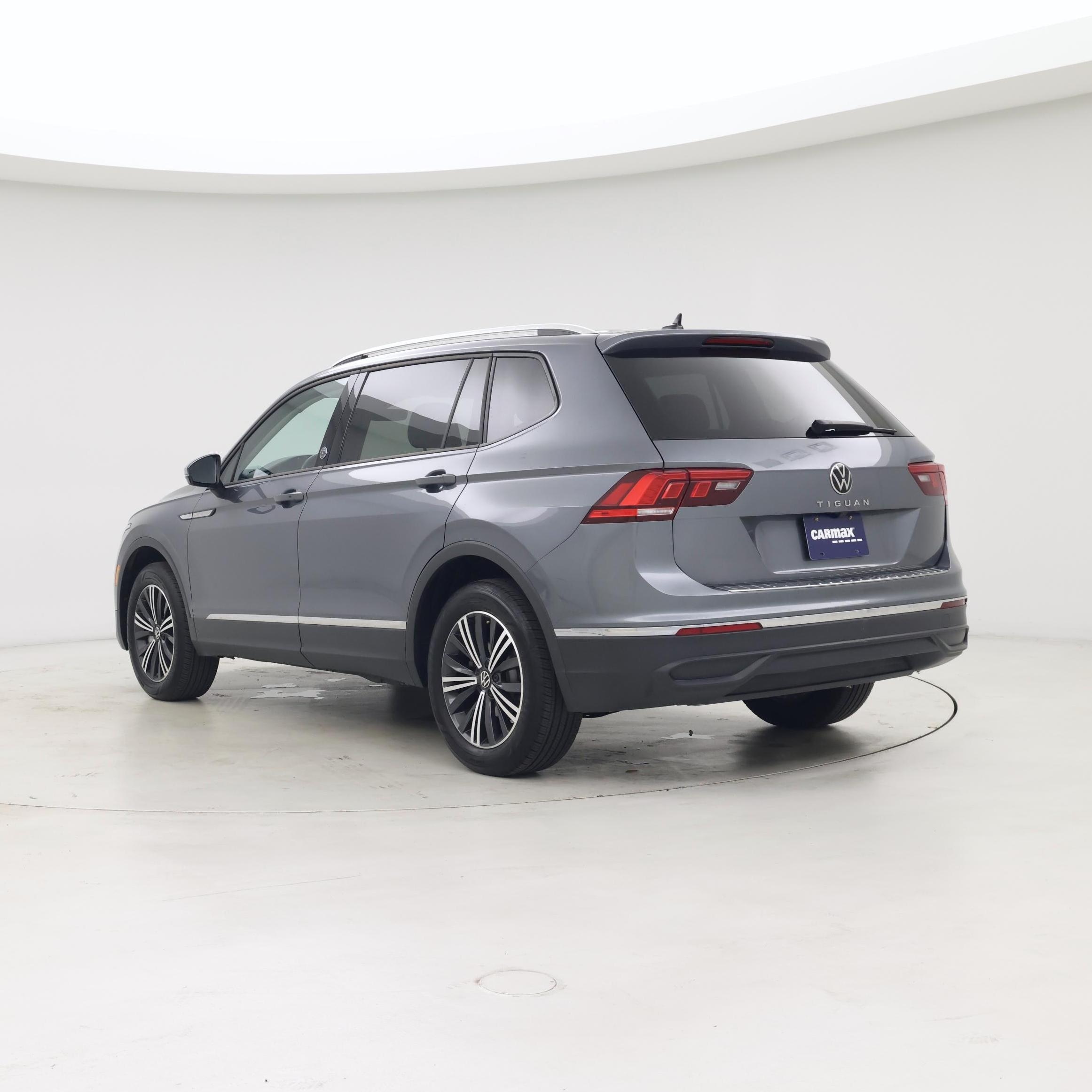 Thumbnail: 2024 Volkswagen Tiguan - 2