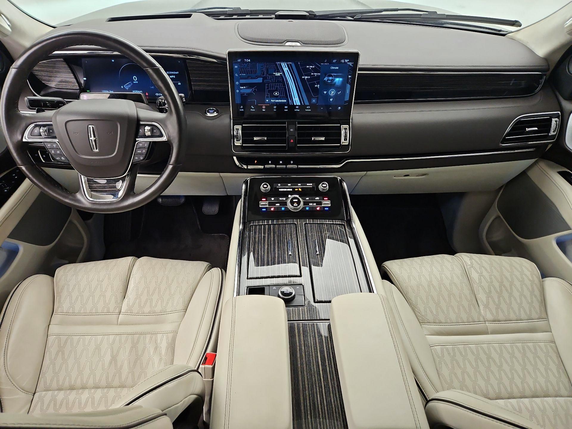 Thumbnail: 2023 Lincoln Navigator - 9