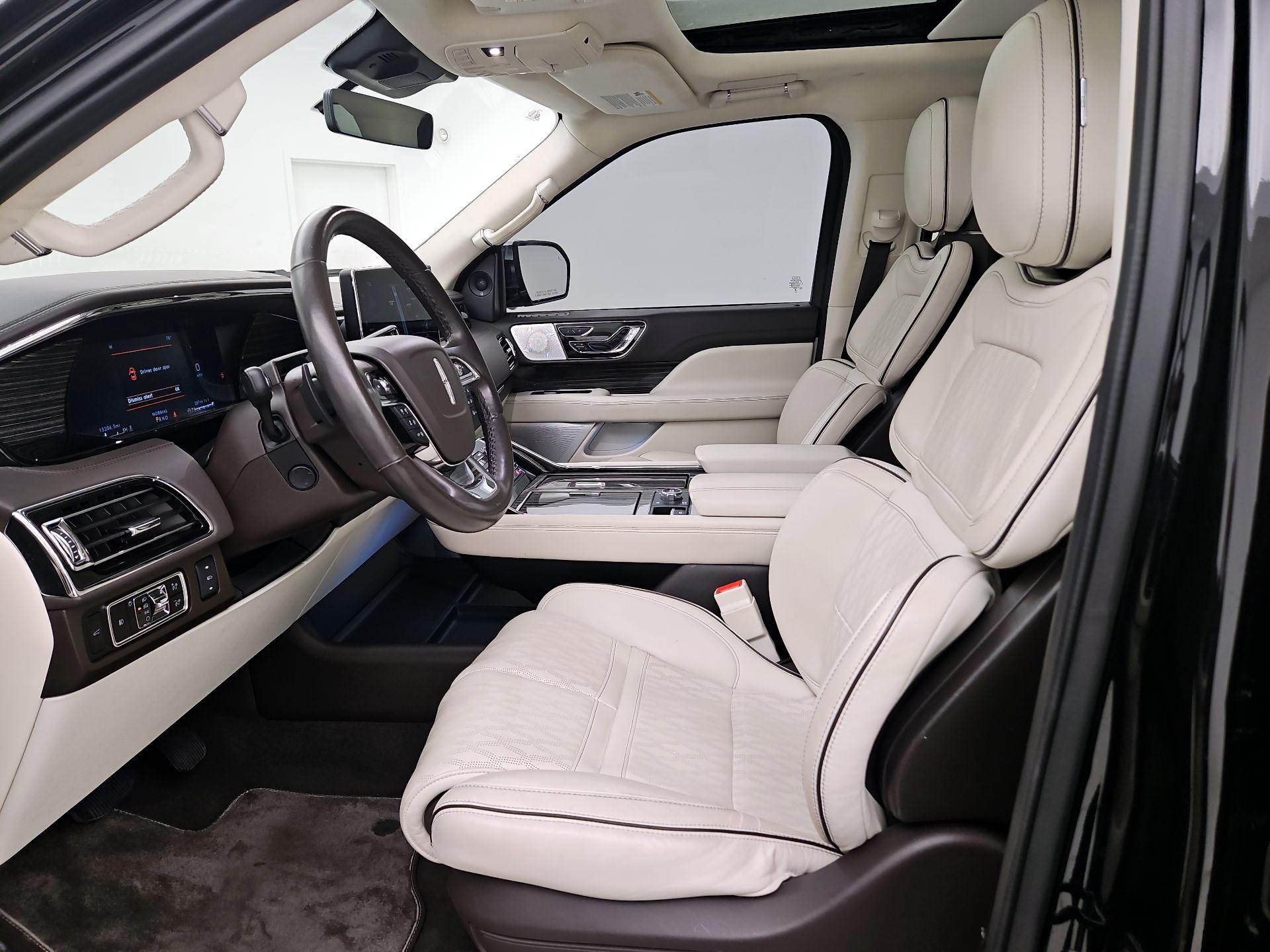 Thumbnail: 2023 Lincoln Navigator - 11