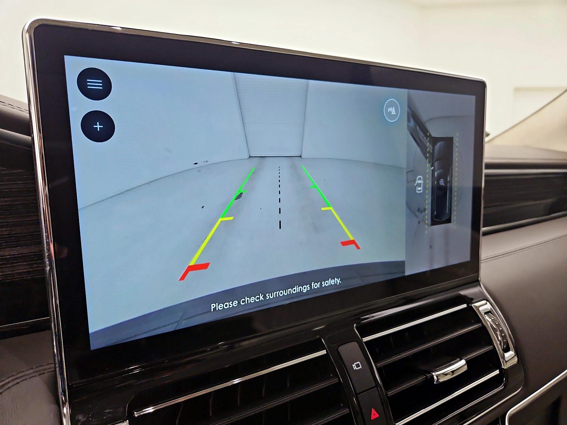 Thumbnail: 2023 Lincoln Navigator - 15