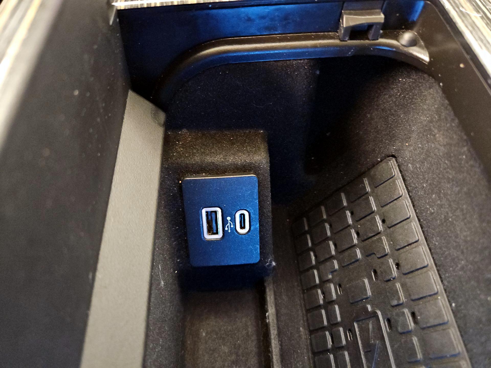 Thumbnail: 2023 Lincoln Navigator - 19