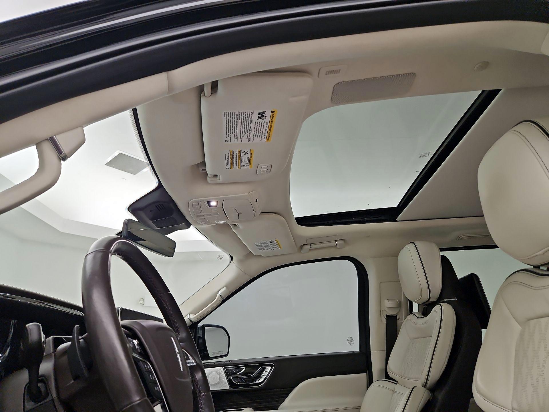 Thumbnail: 2023 Lincoln Navigator - 20