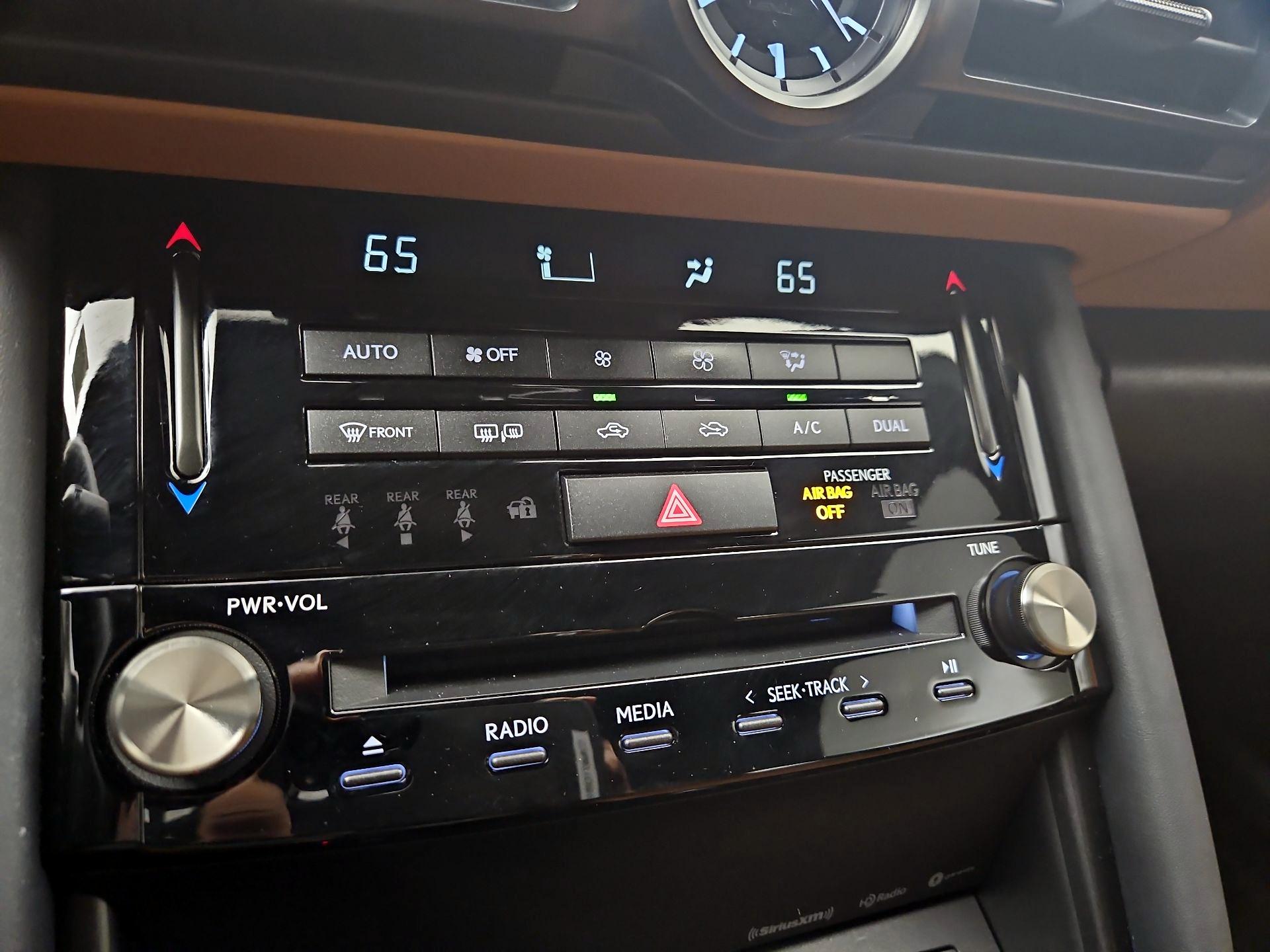 Thumbnail: 2024 Lexus IS - 16