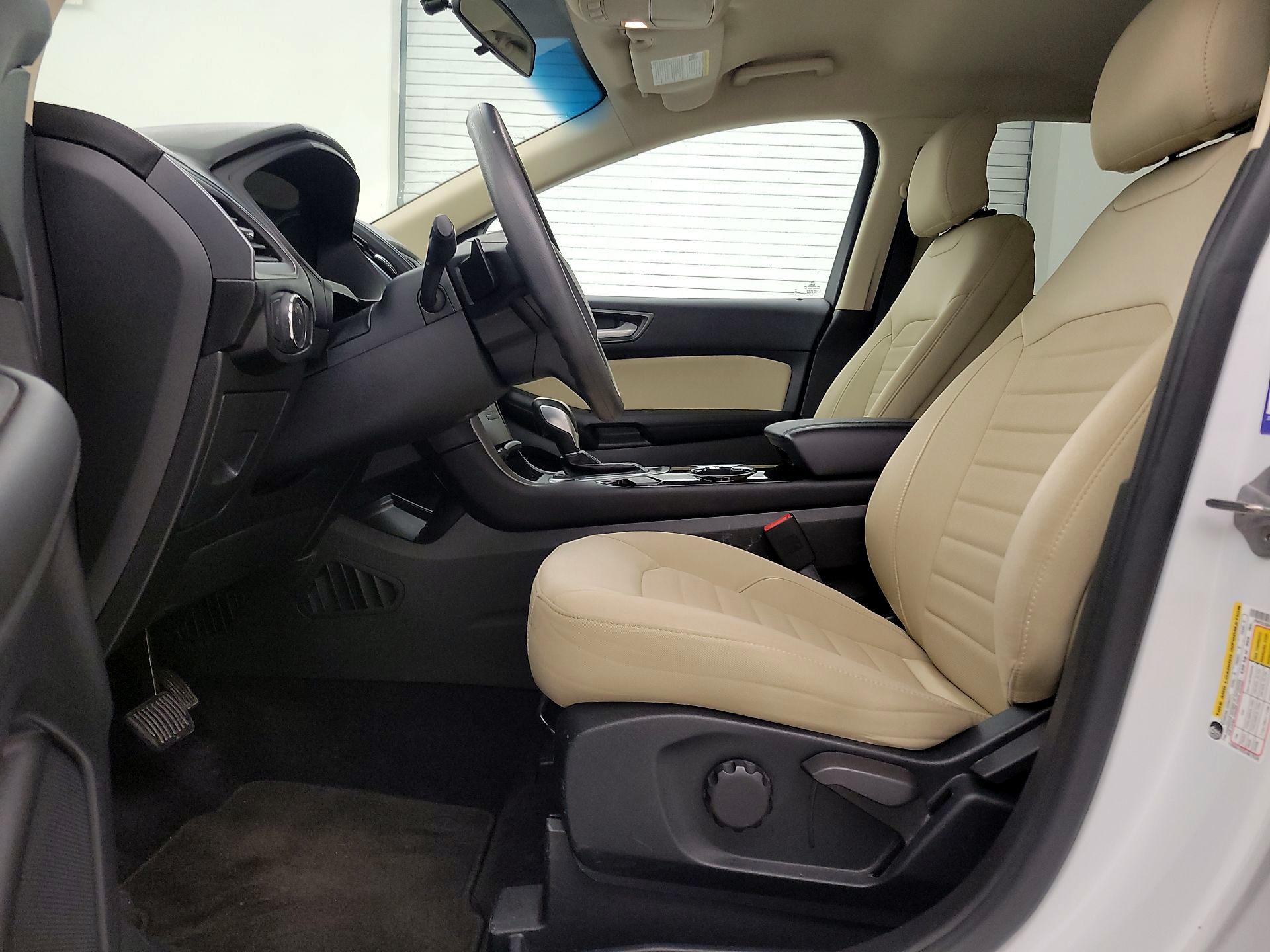 Thumbnail: 2015 Ford Edge - 11