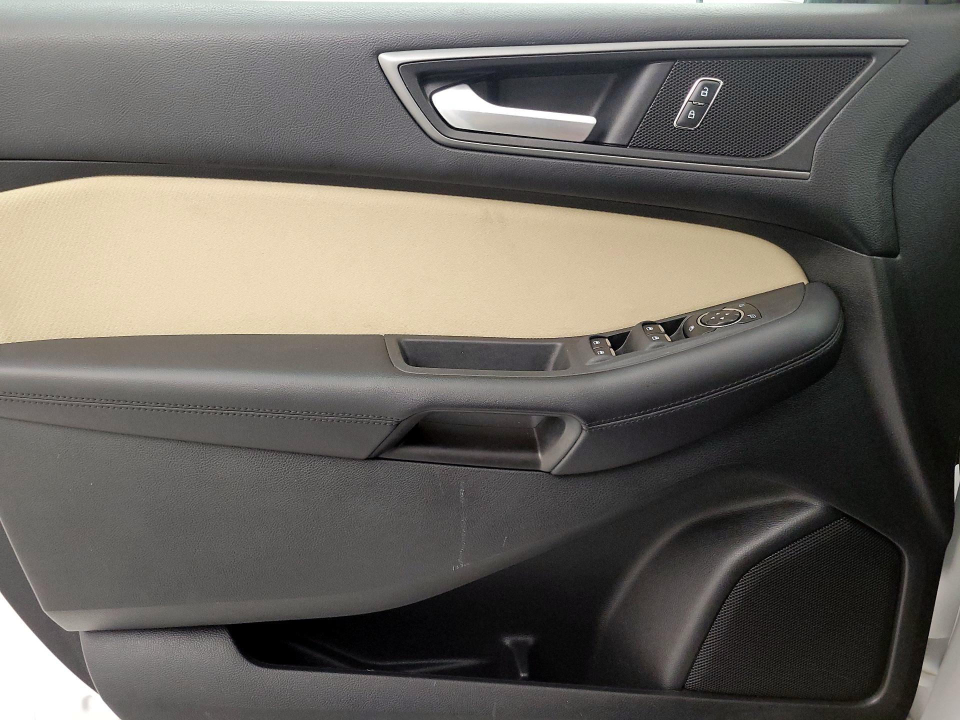 Thumbnail: 2015 Ford Edge - 12